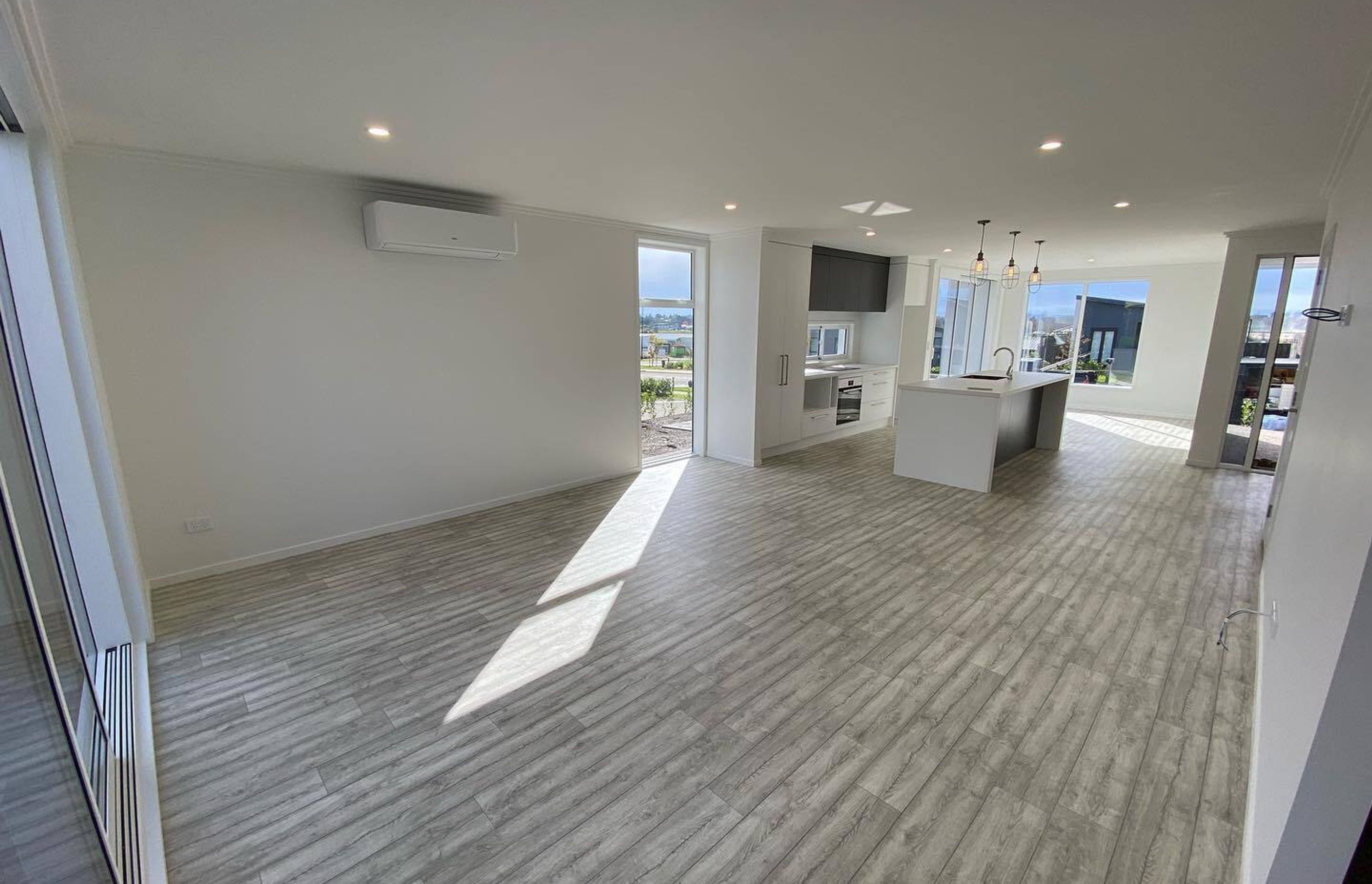 Lakeside, 31 Pourewa St - Invest