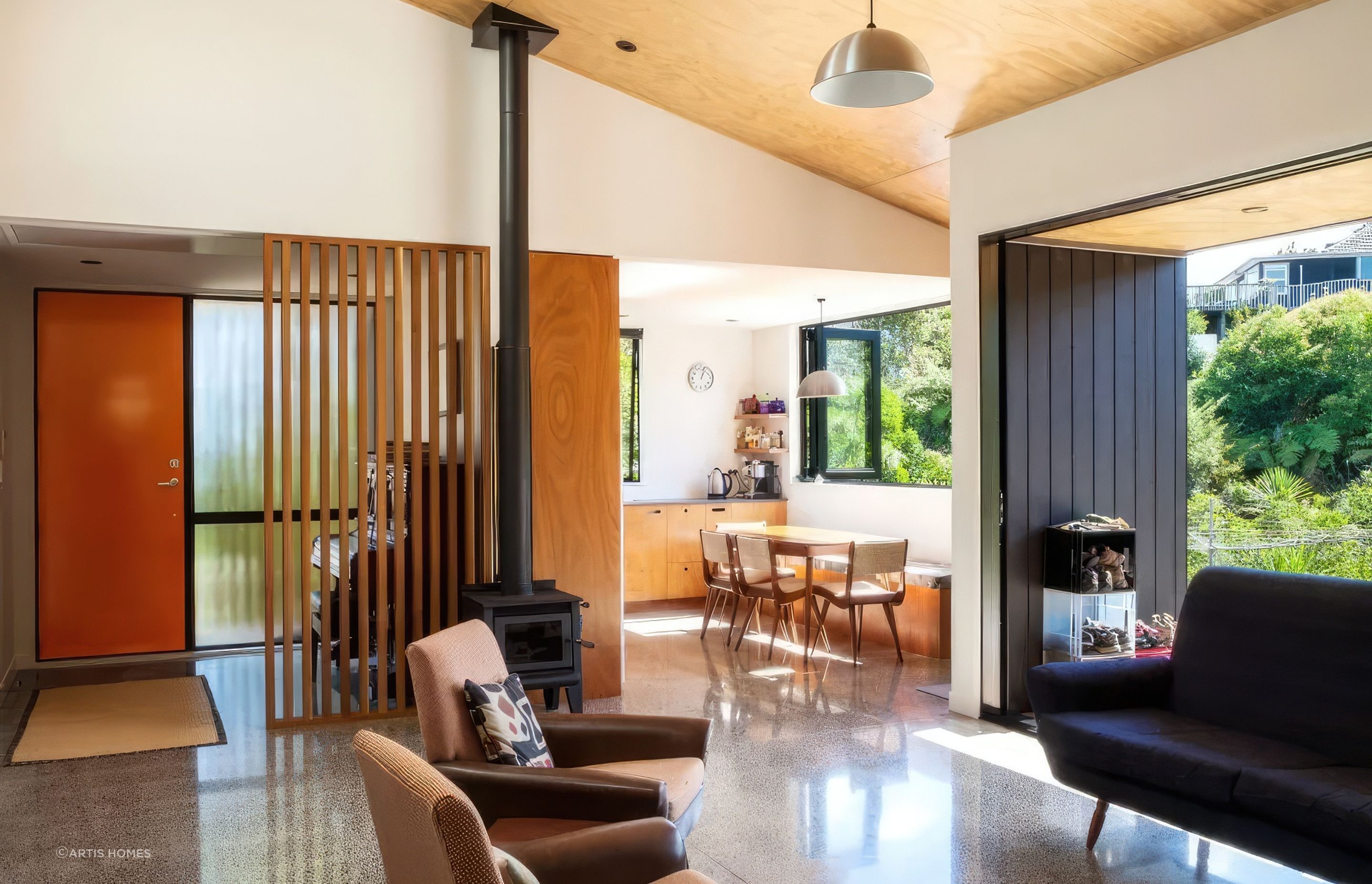 rang-lounge-with-fire-place-960x640-gigapixel-standard-scale-200x.jpeg