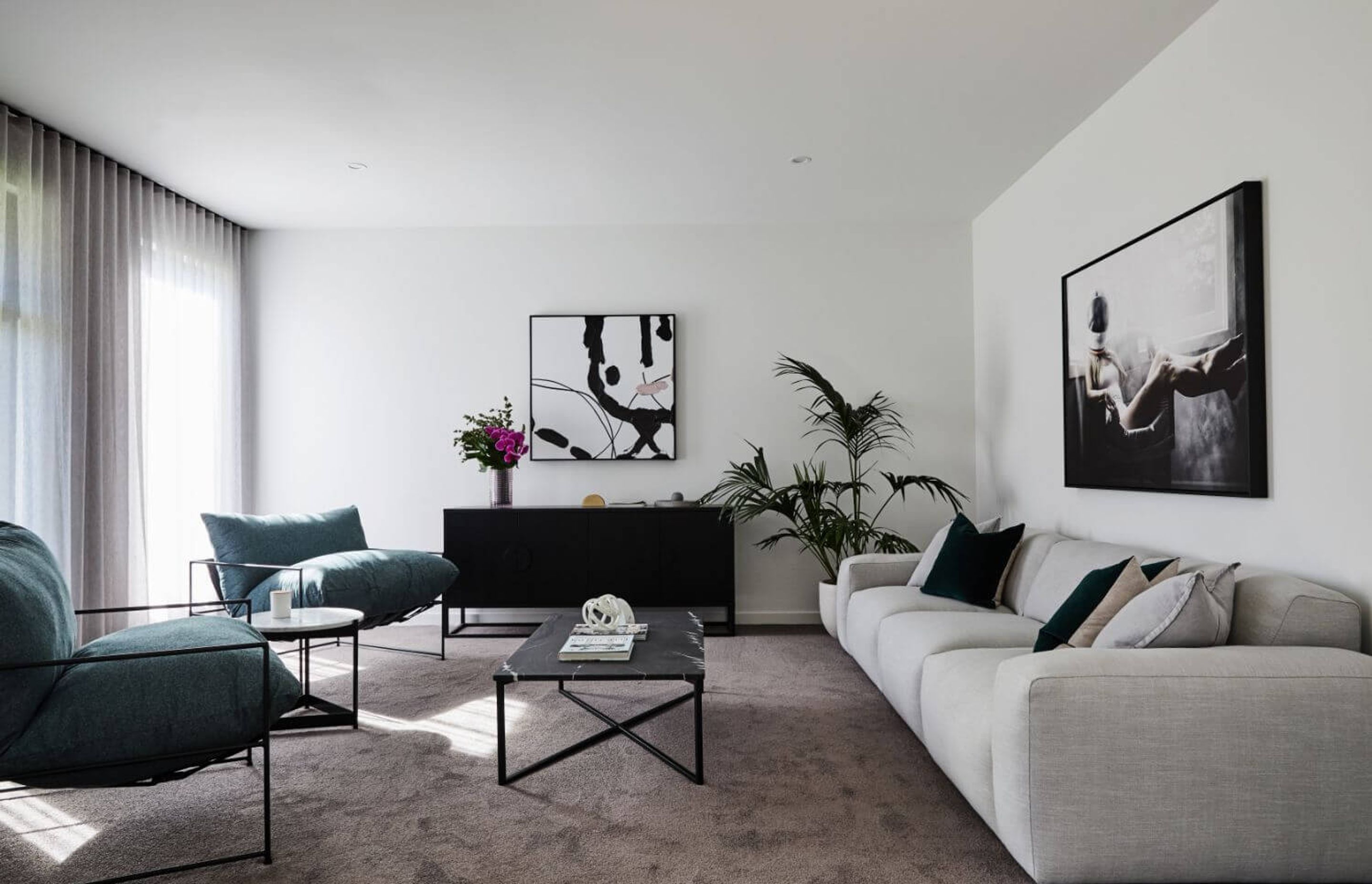The Hue, Bentleigh East