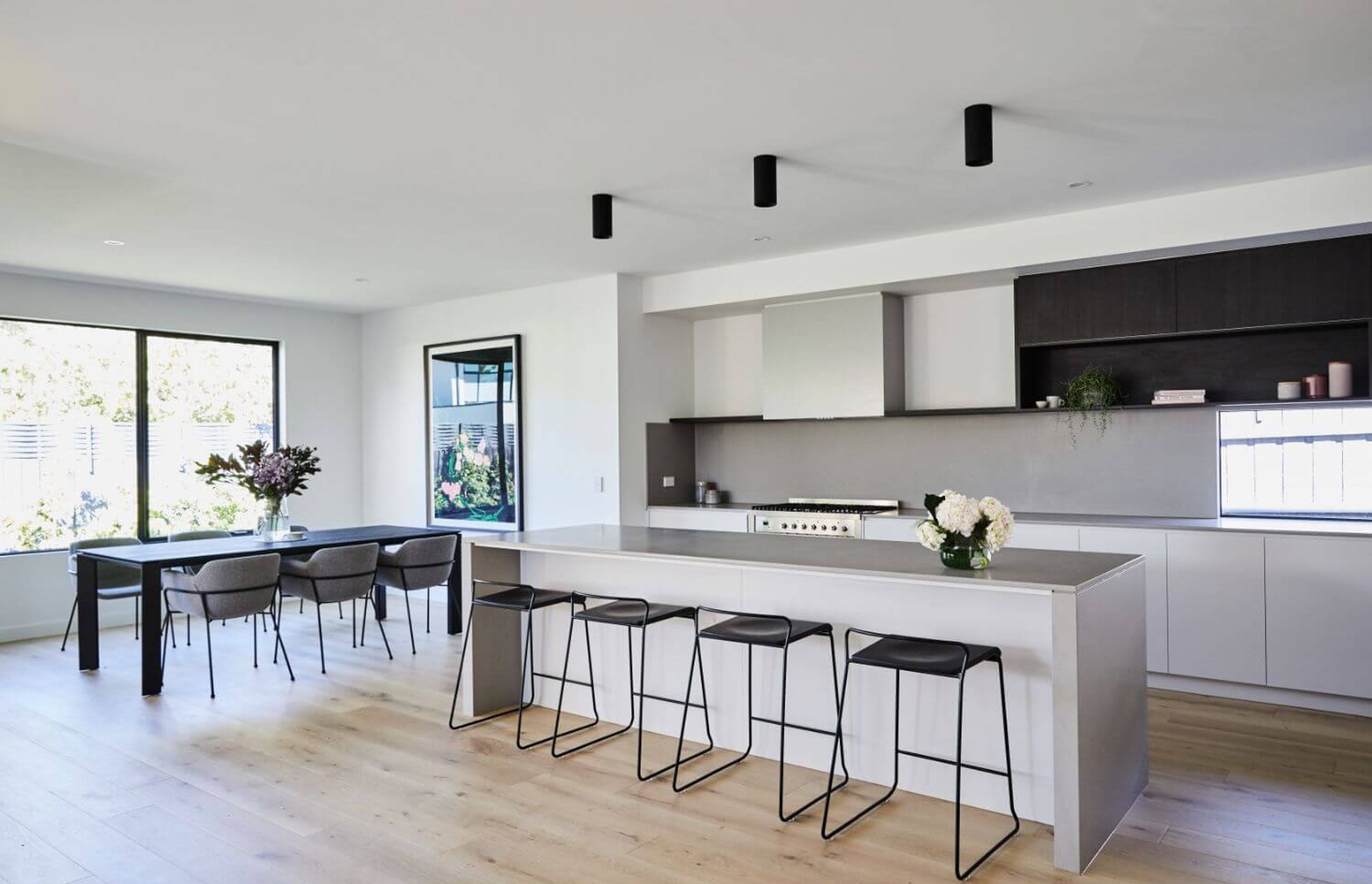 The Hue, Bentleigh East