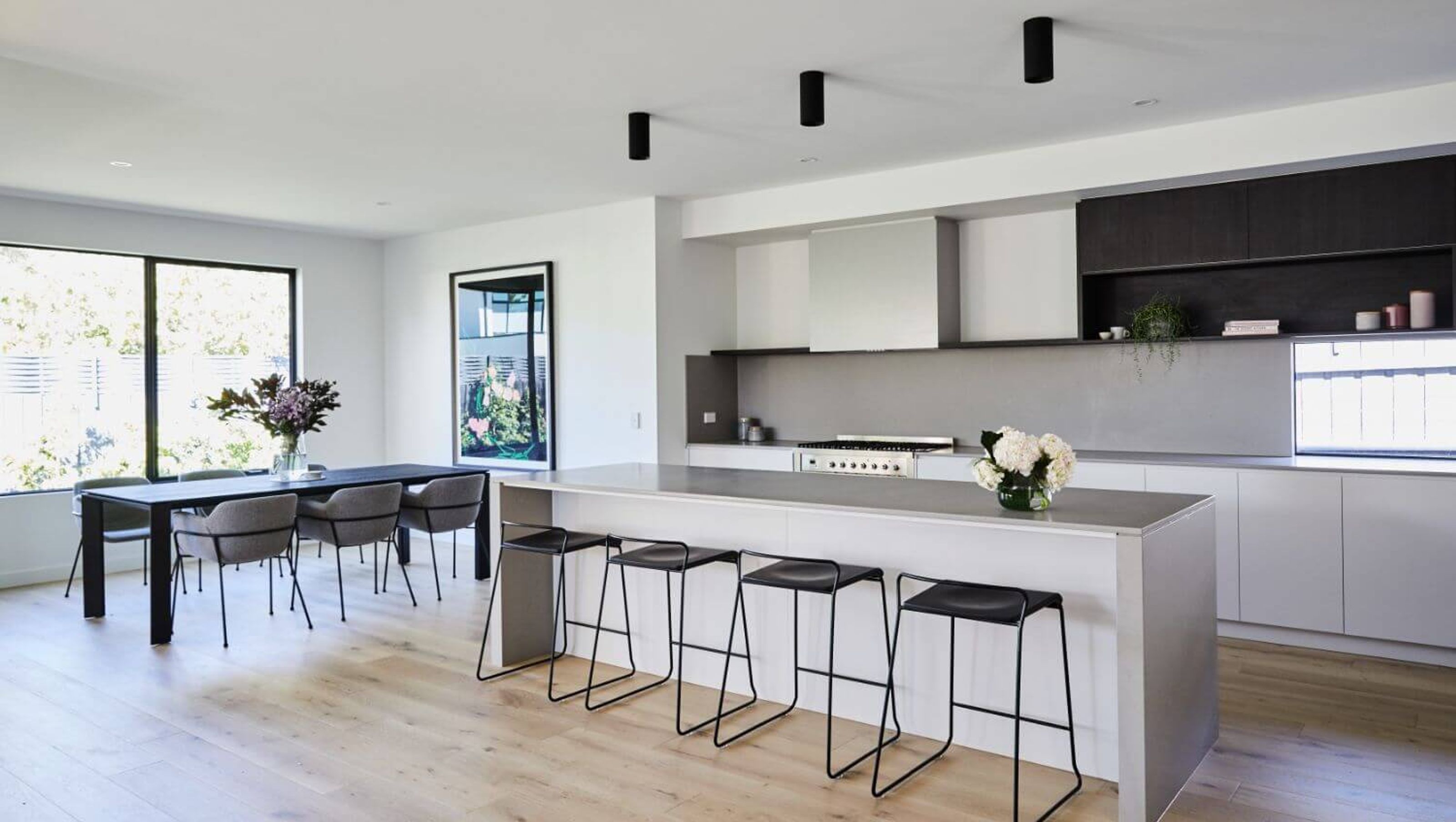 The Hue, Bentleigh East