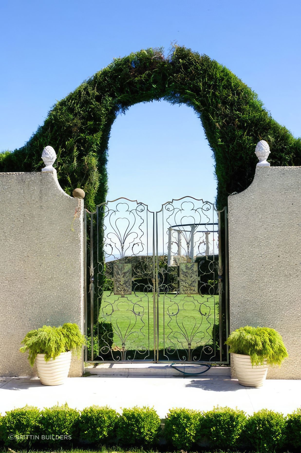 up08-Havelock-North-gates-fix-standard-scale-400x.jpg