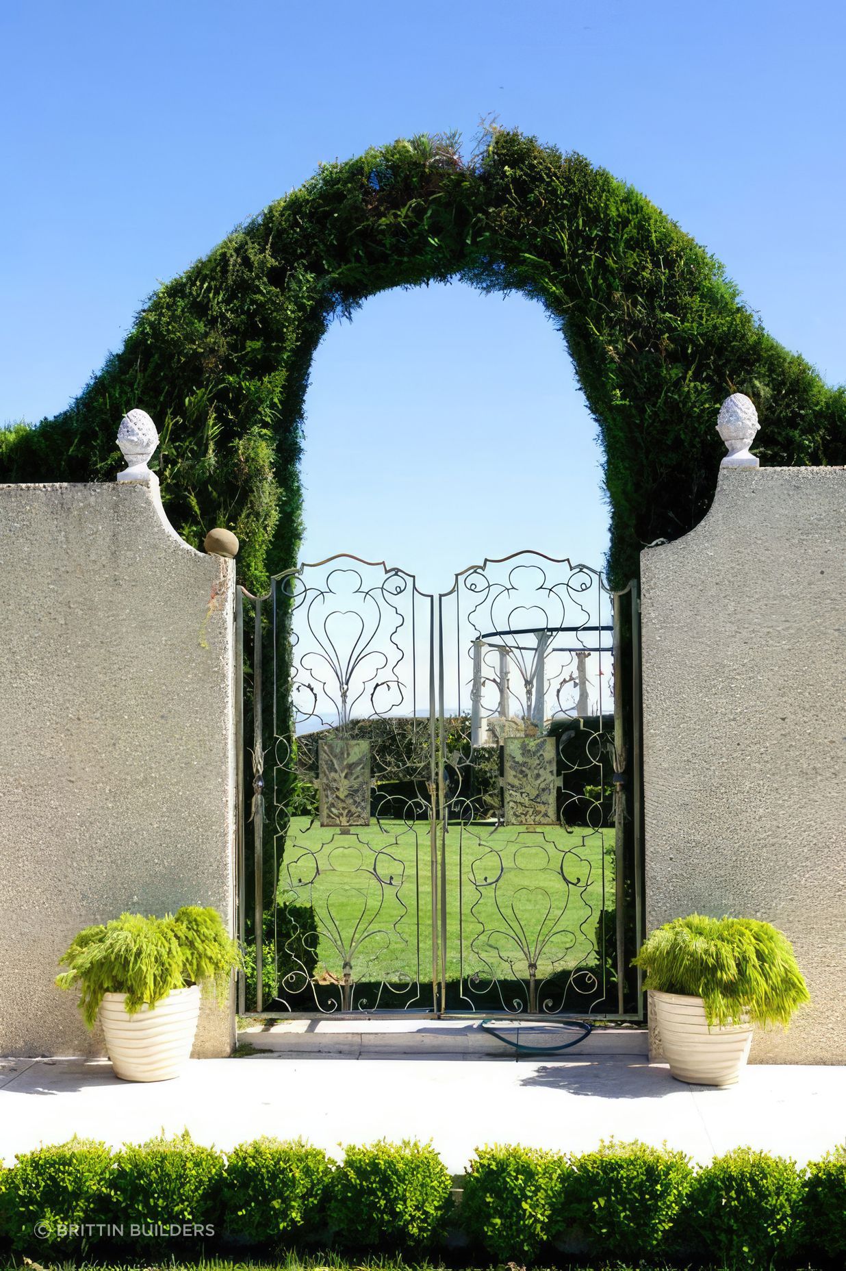 up08-Havelock-North-gates-fix-standard-scale-400x.jpg