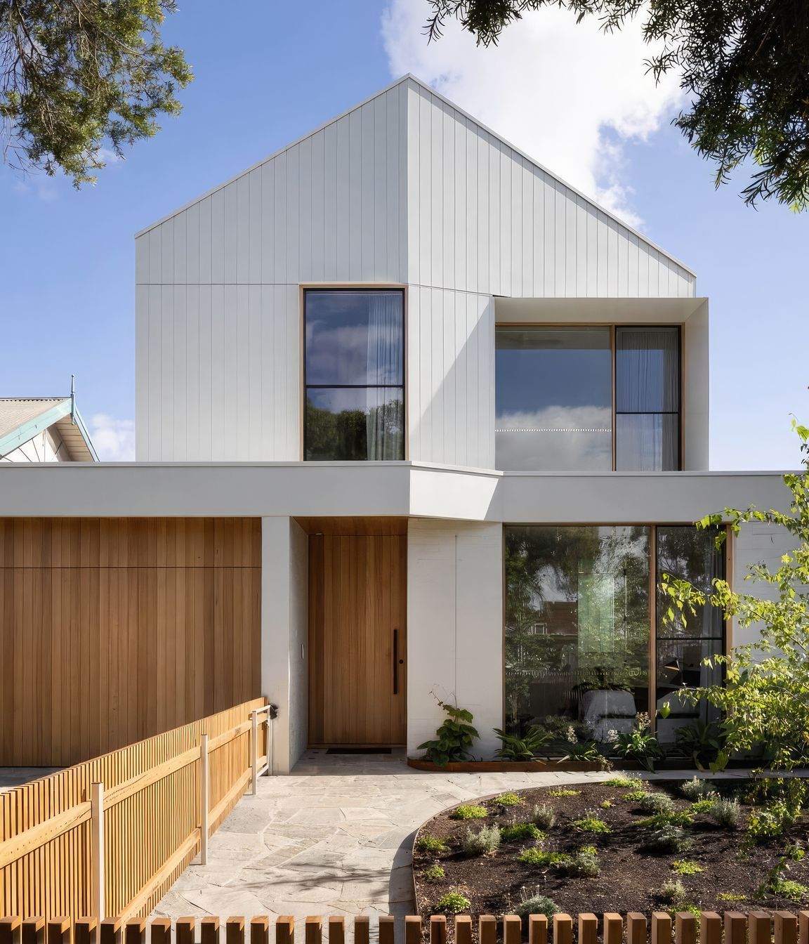 upBastings-House-002-fix-standard-scale-200x.jpg