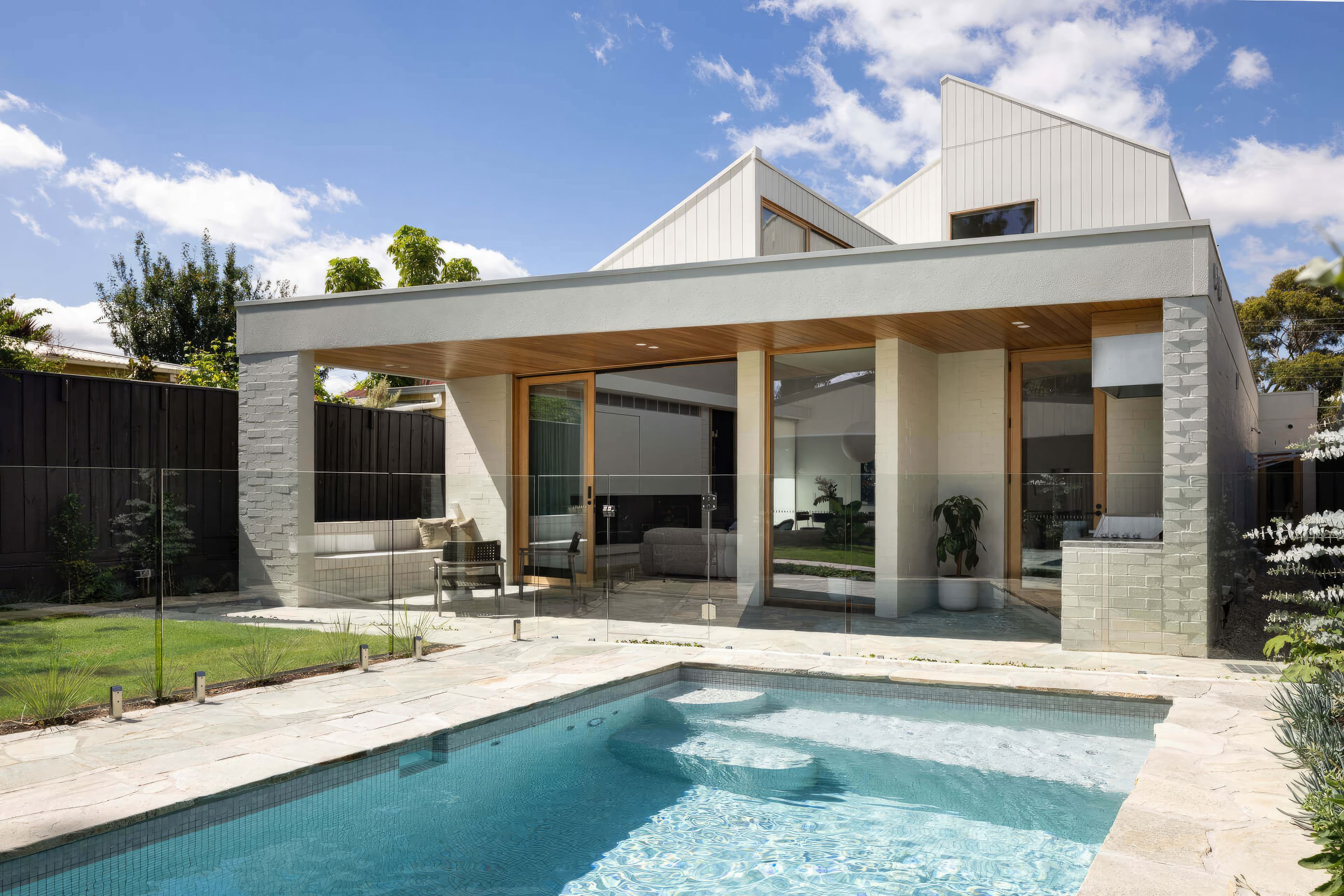 upBastings-House-010-fix-standard-scale-200x.jpg