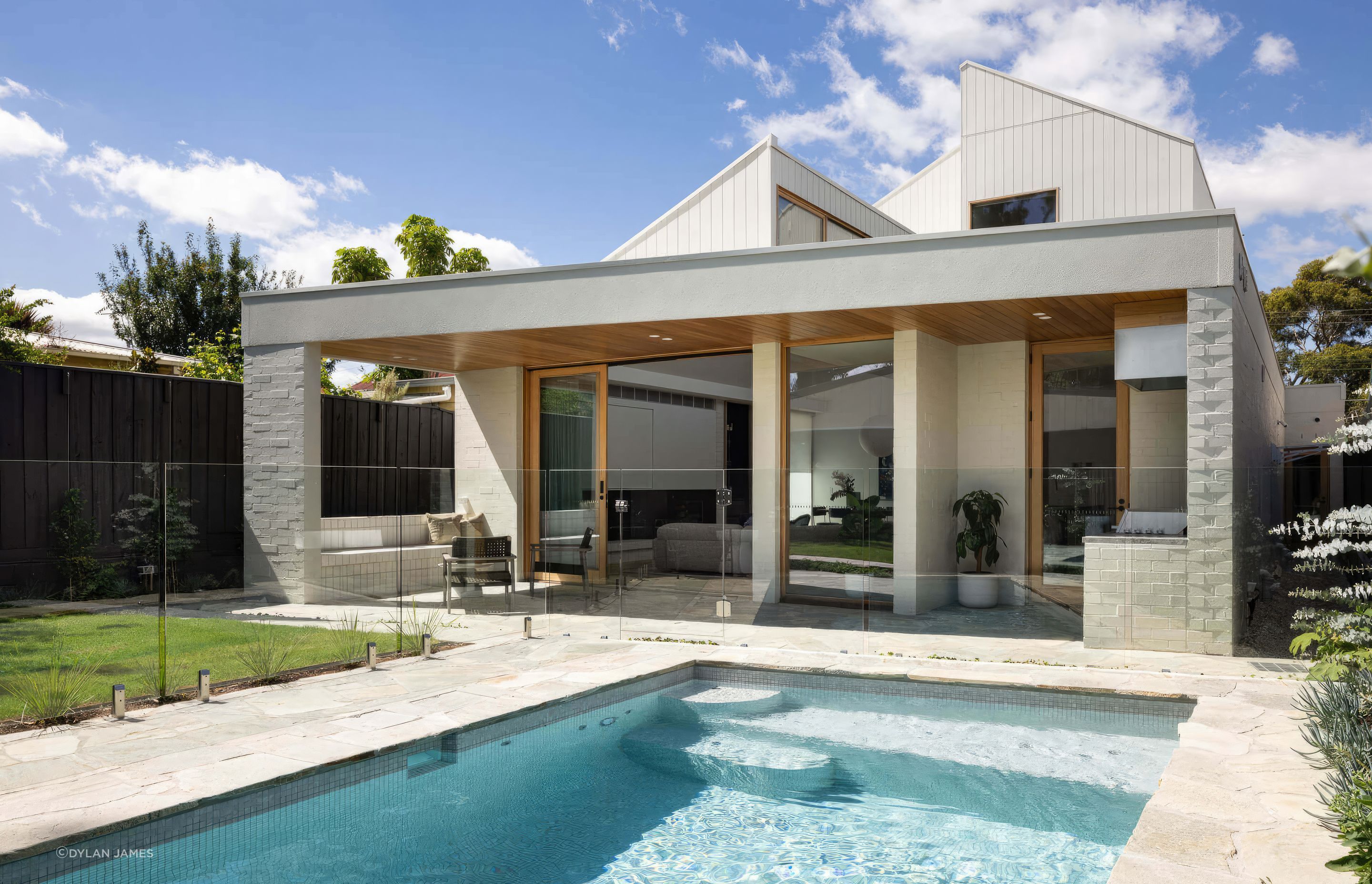 upBastings-House-010-fix-standard-scale-200x.jpg