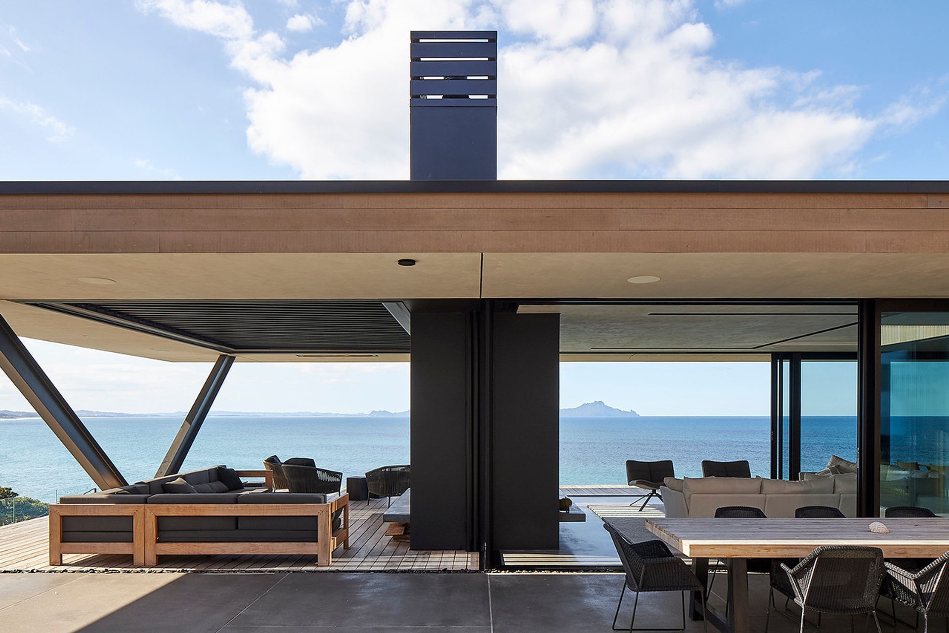 V Beachouse