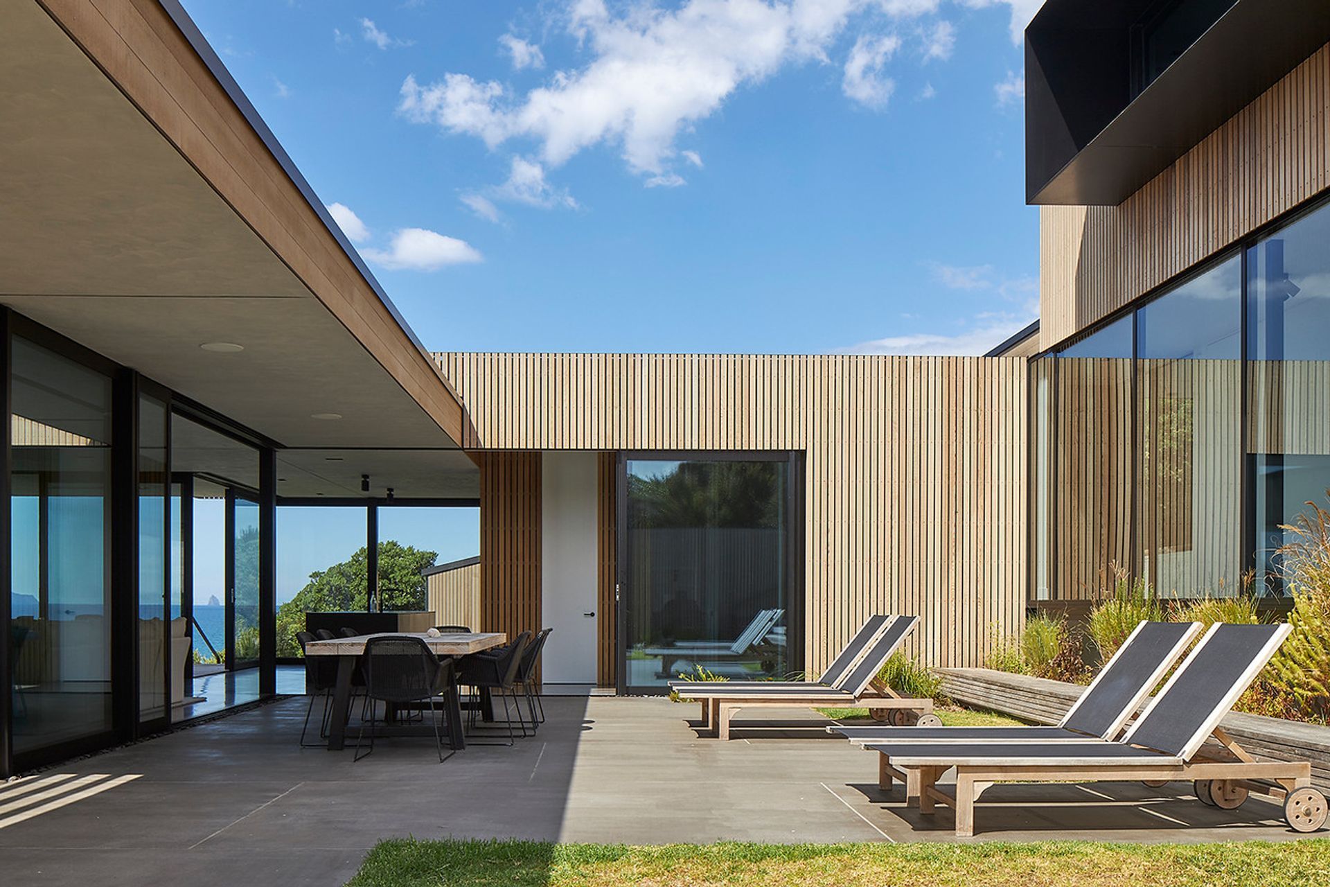 V Beachouse