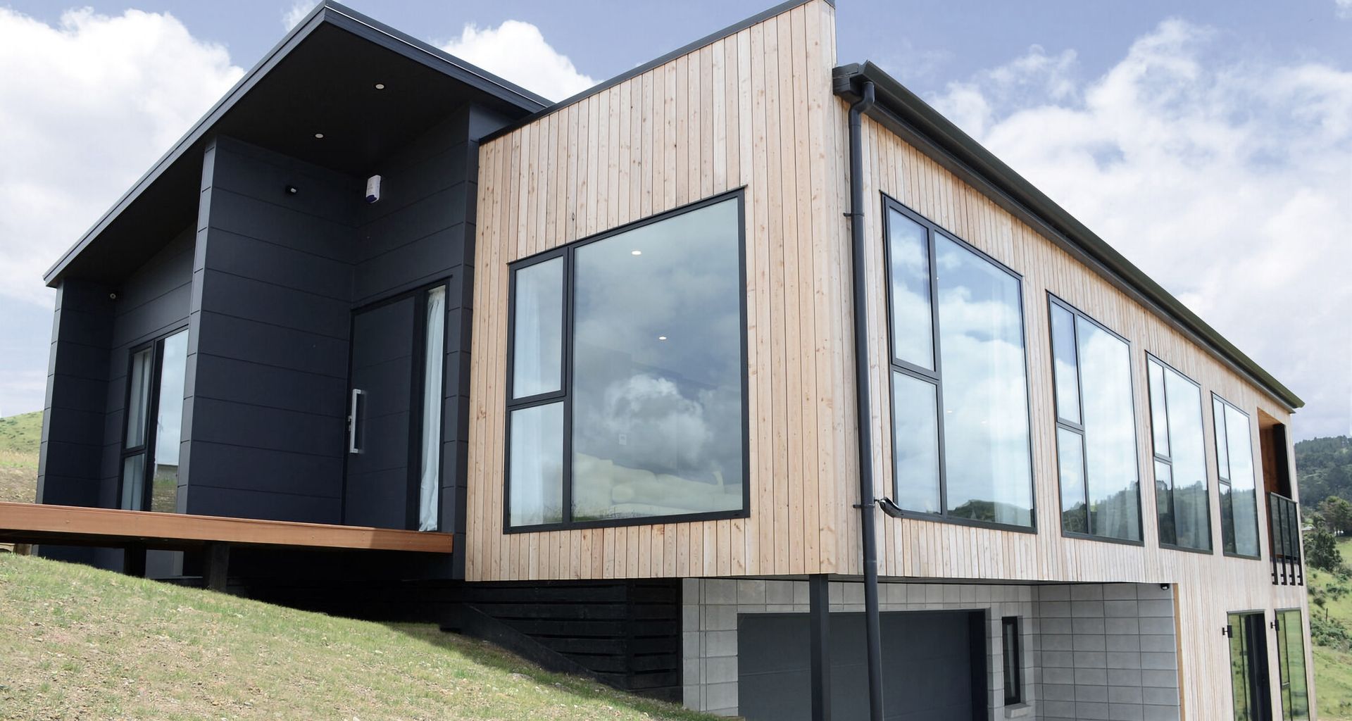 Tohora View, Waihi banner
