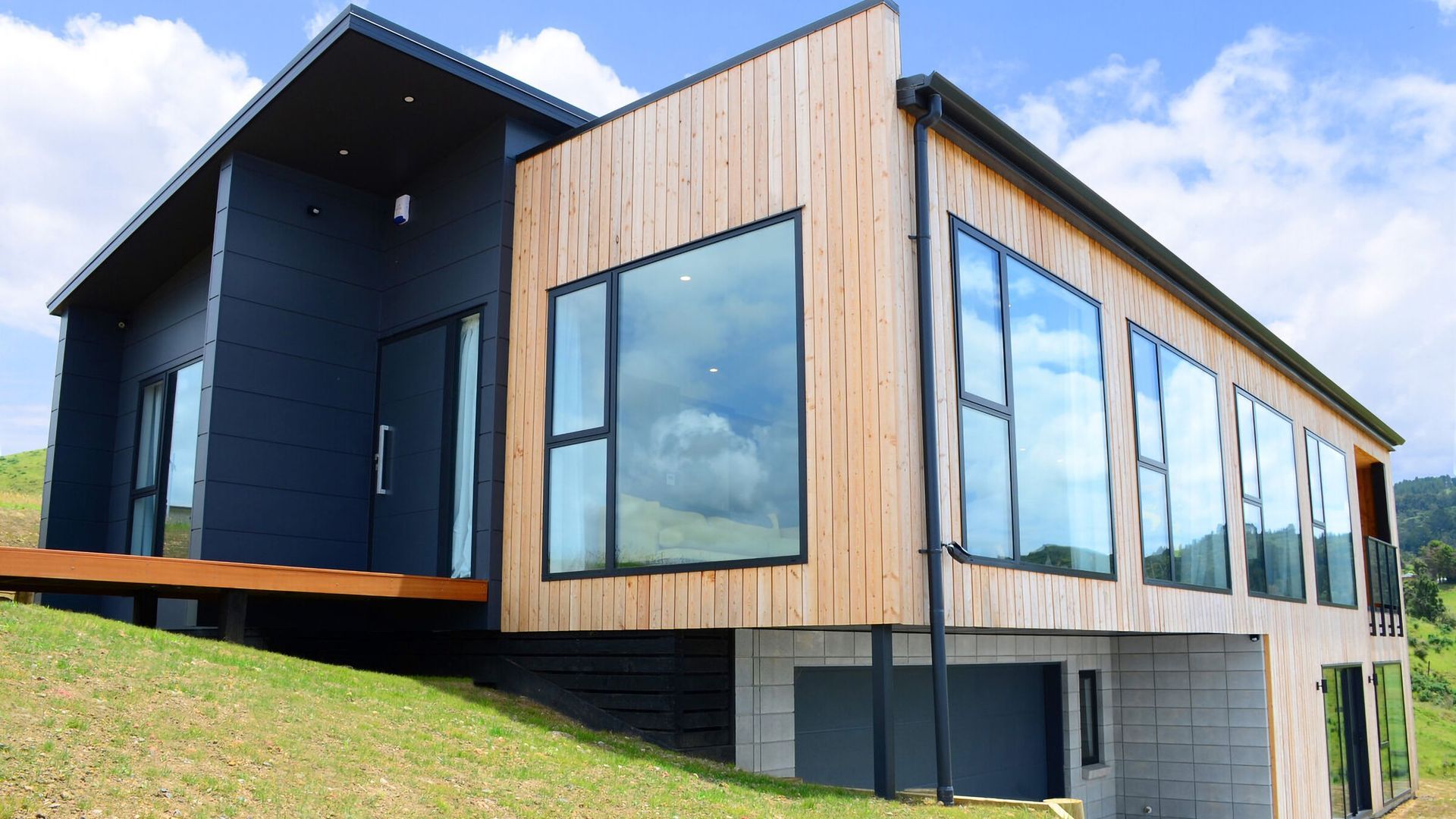 Tohora View, Waihi banner