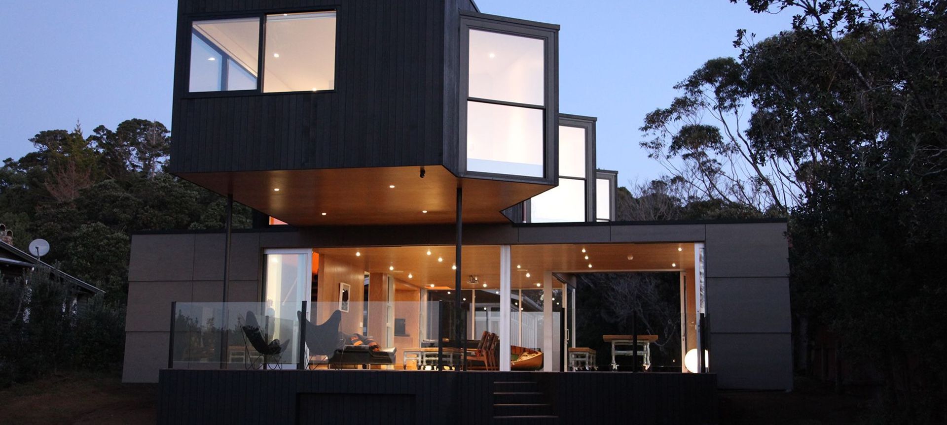 Onetangi Beach House, Waiheke banner