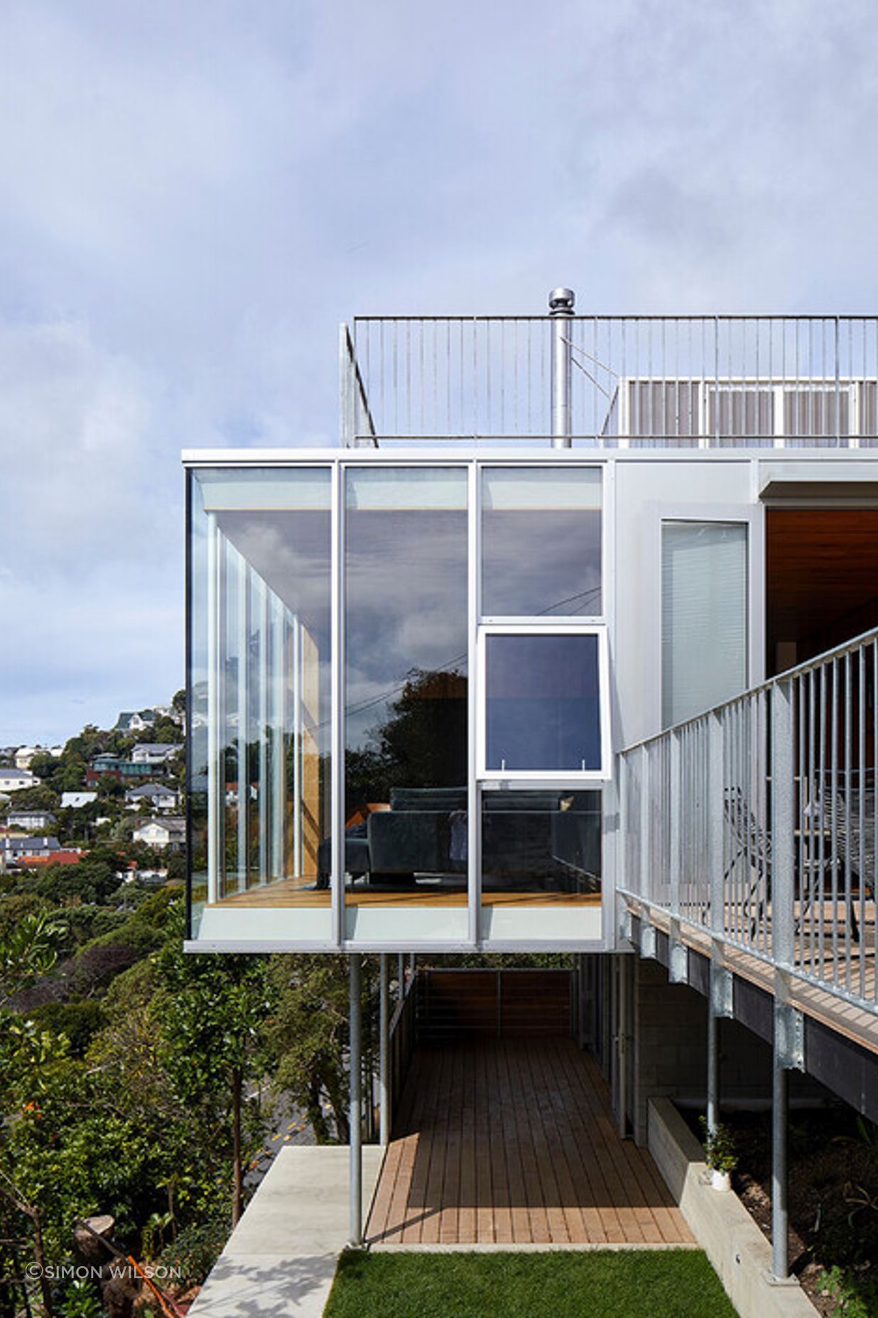 Care was taken to create a lawn that’s sheltered and private despite the steep site.
