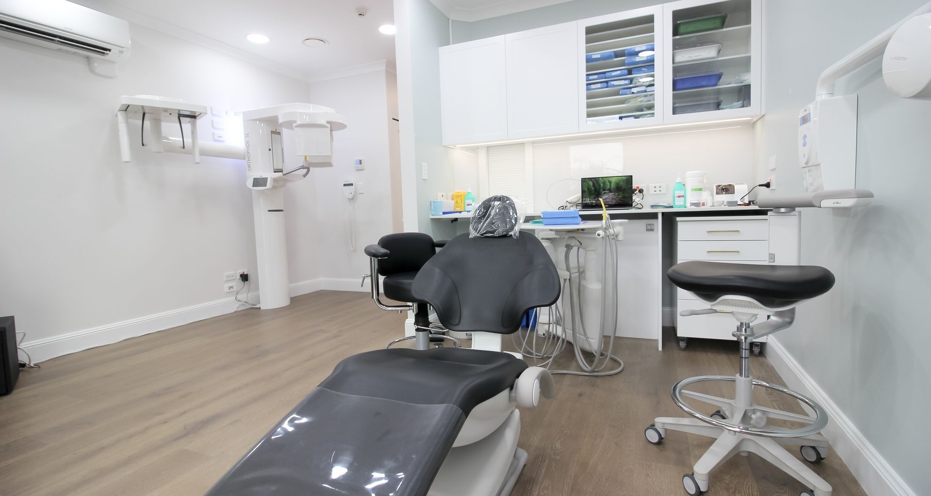 Golden Apple Dental | Dental Fit-out banner
