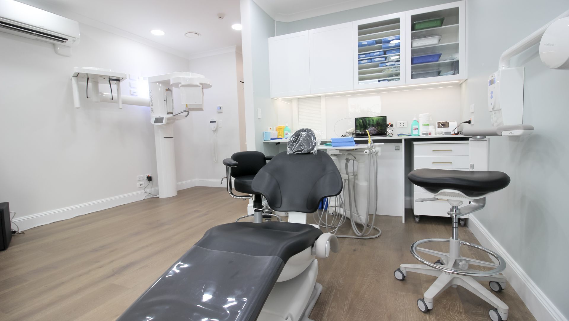 Golden Apple Dental | Dental Fit-out banner