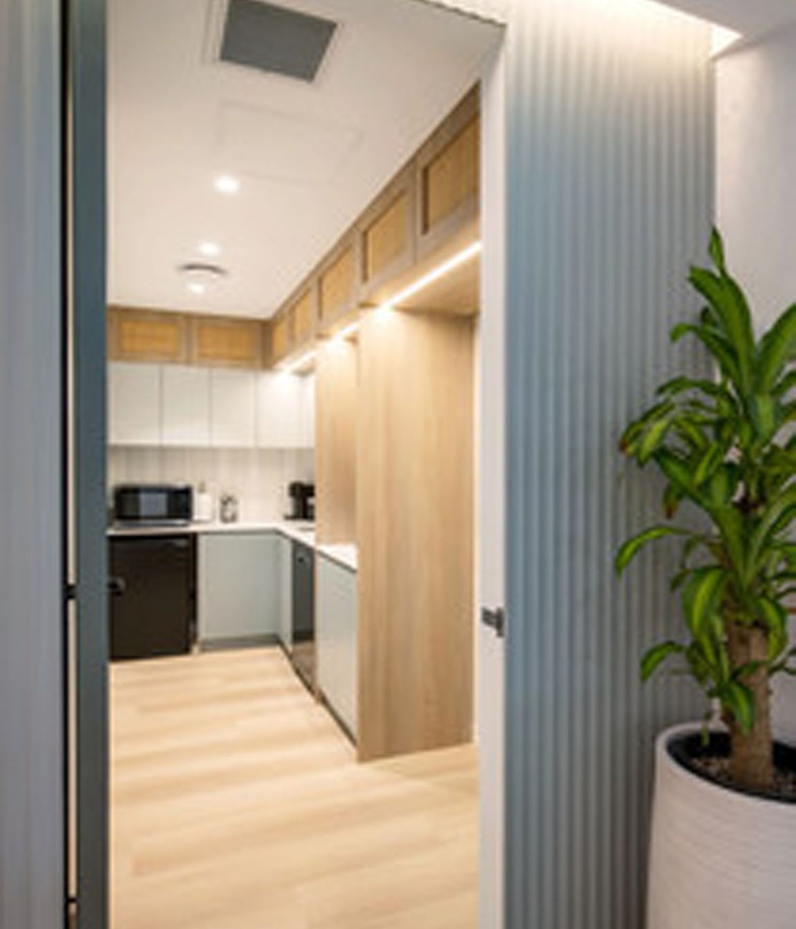 Suite-14703.jpg