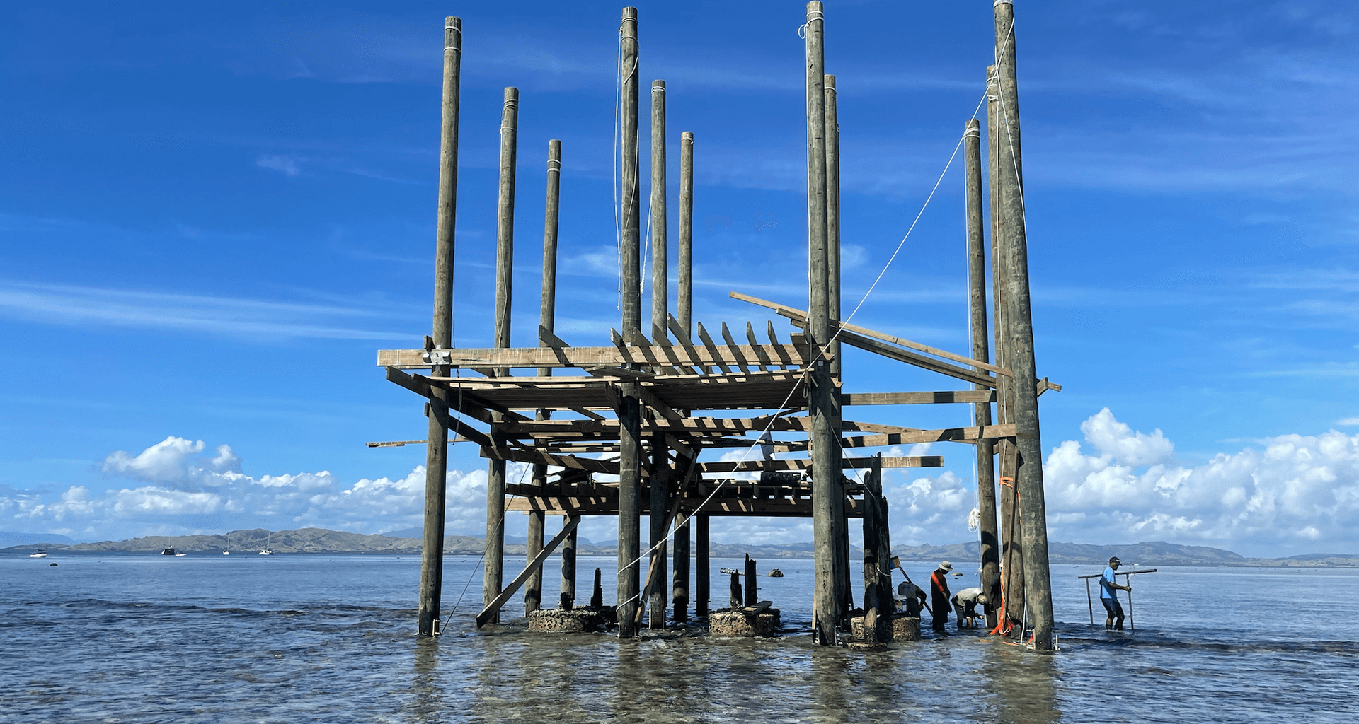 Cloudbreak Fiji WSL judging and media tower banner