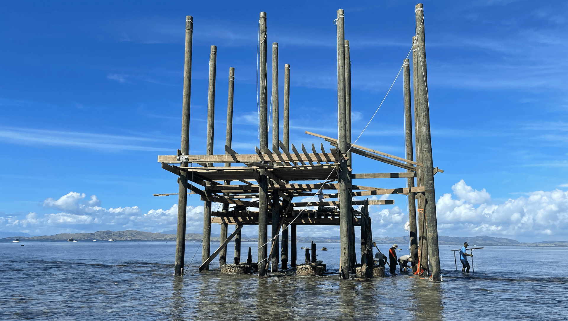 Cloudbreak Fiji WSL judging and media tower banner