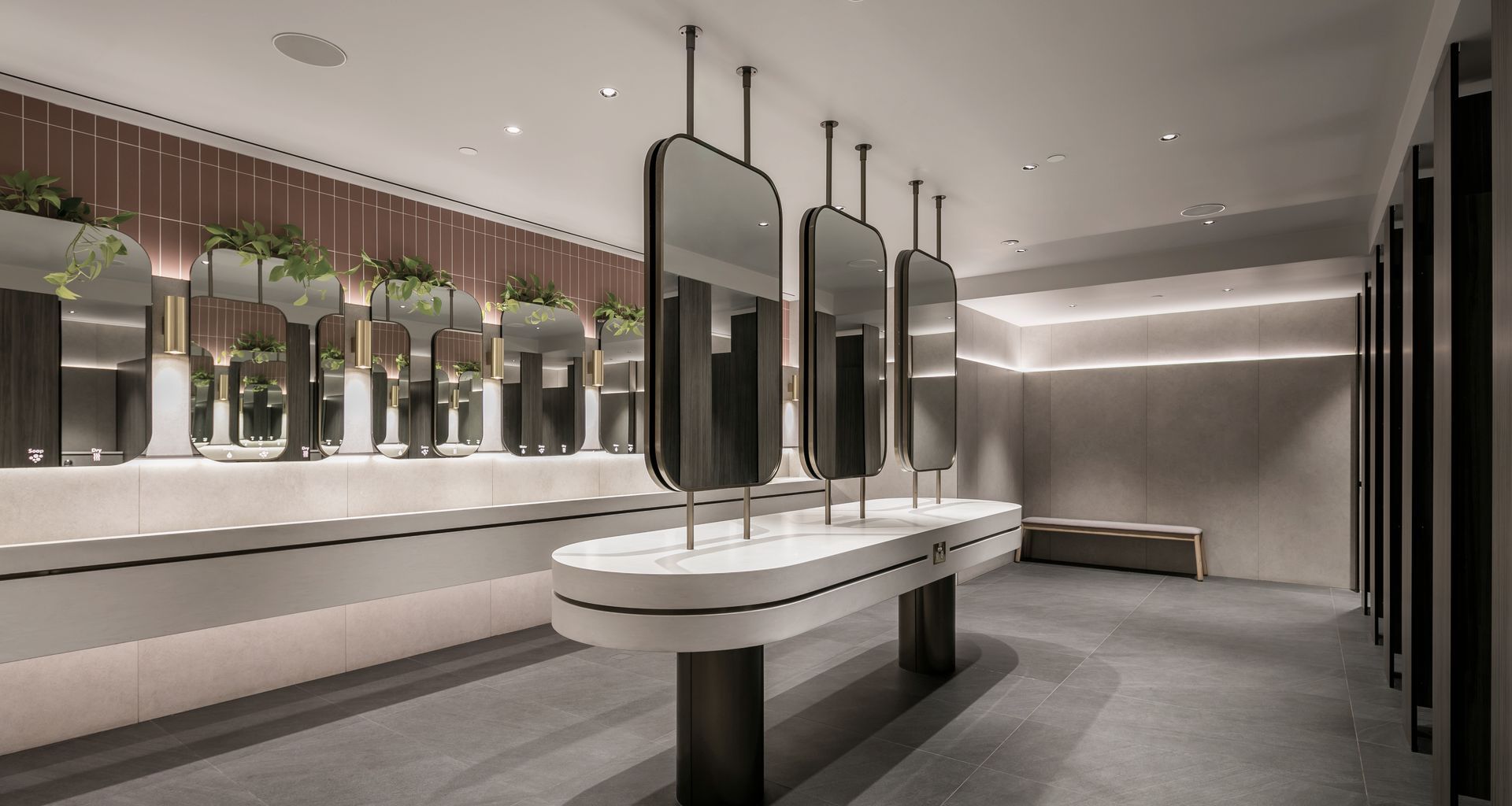 Melbourne Airport Amenities banner
