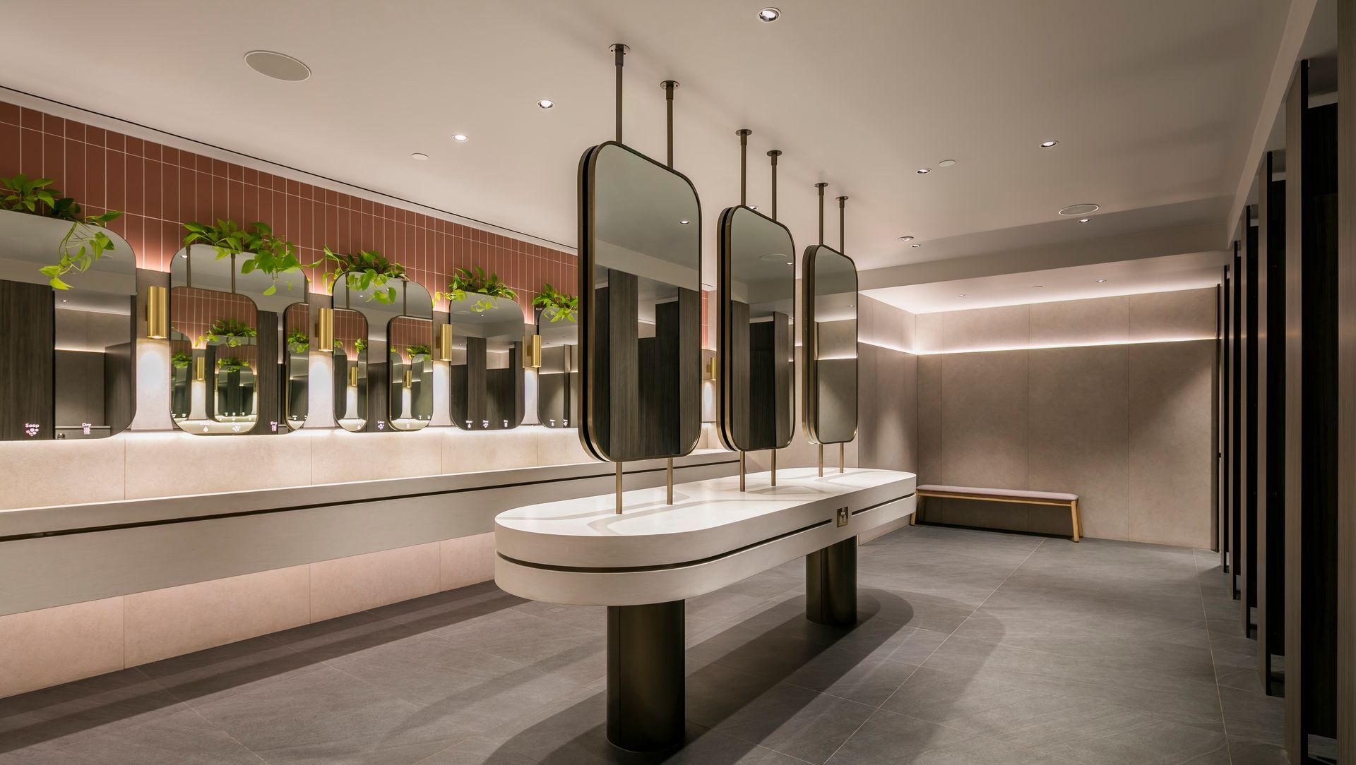 Melbourne Airport Amenities banner