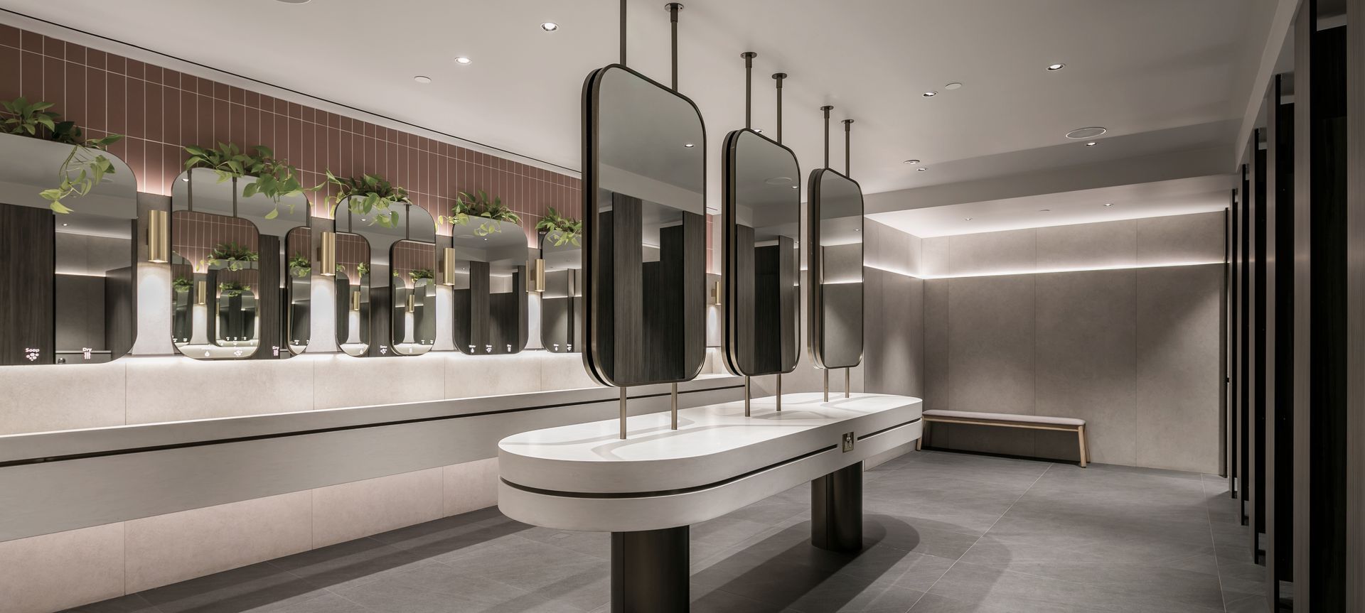 Melbourne Airport Amenities banner