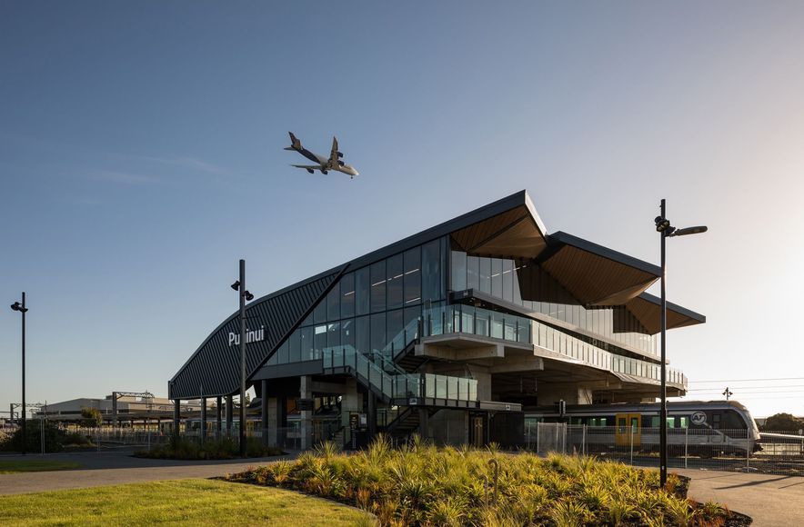 Puhinui Station