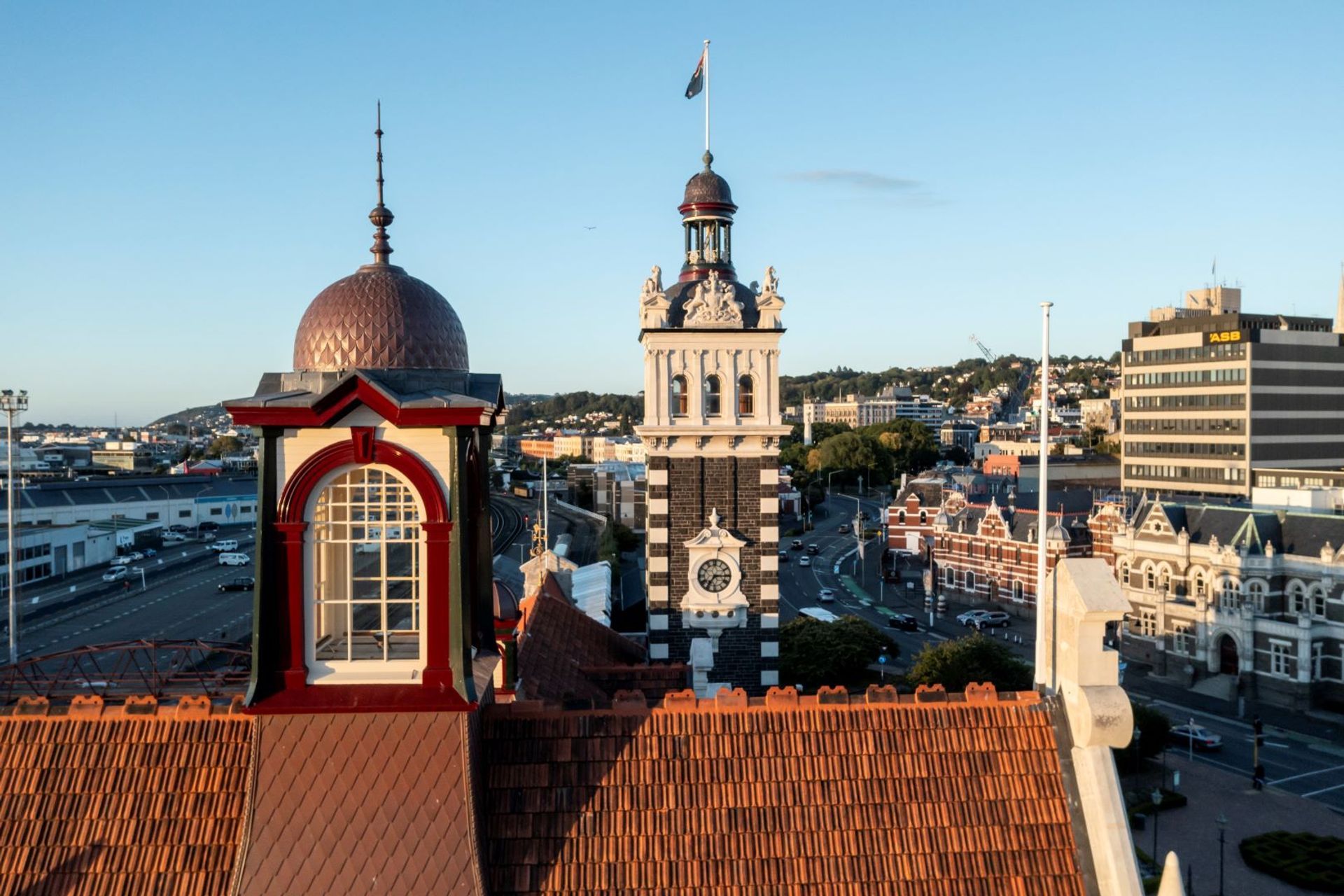 Dunedin-Railway-Station-Restorationcentral-turret-clocktower-beyondGraham-Warman-3-.jpg