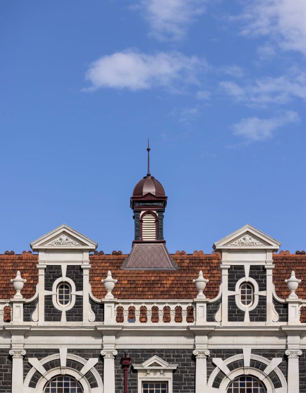 Dunedin-Railway-Station-Restorationgable-parapetsGraham-Warman-10.jpg