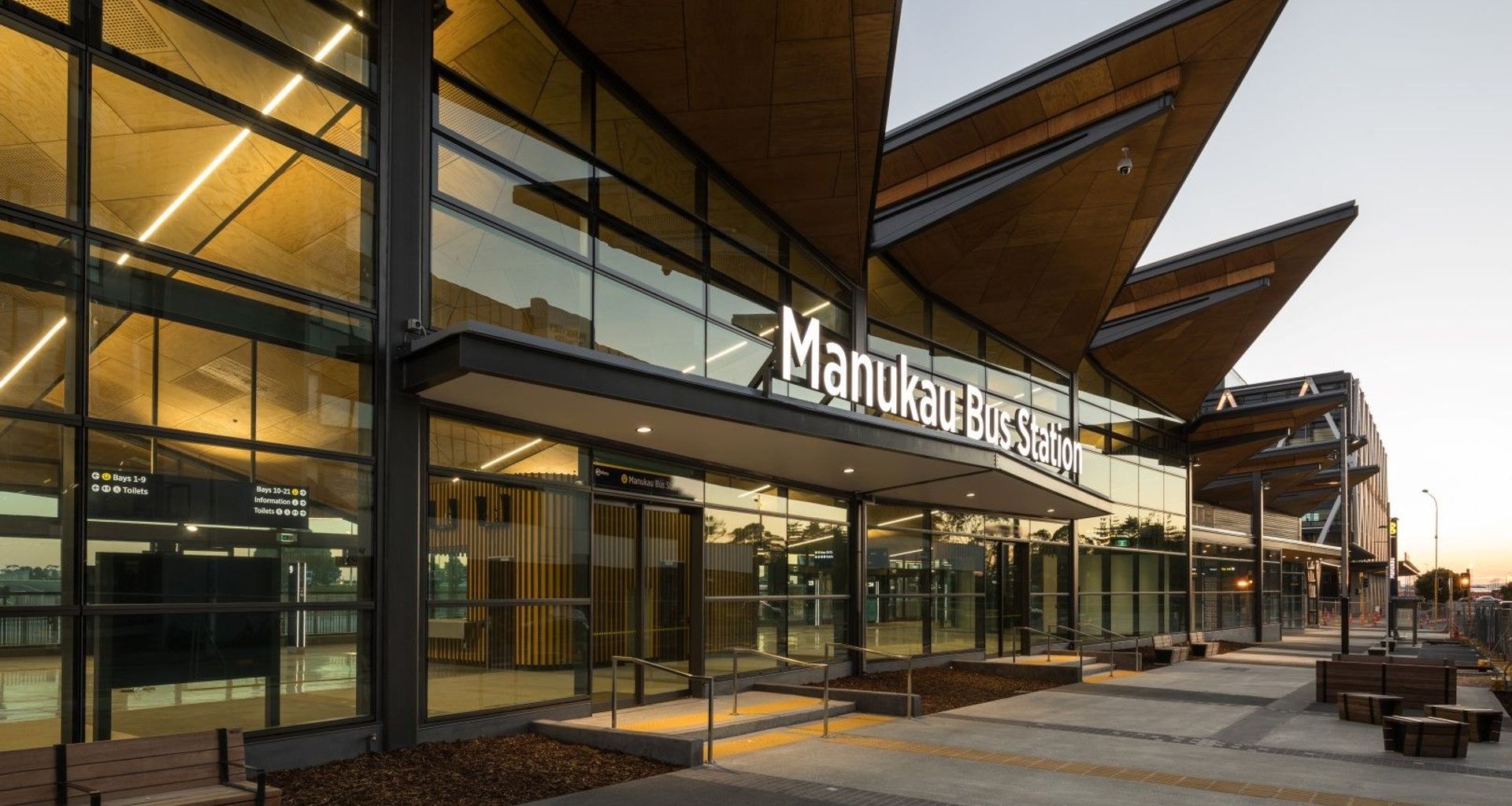 Manukau Bus Exchange banner