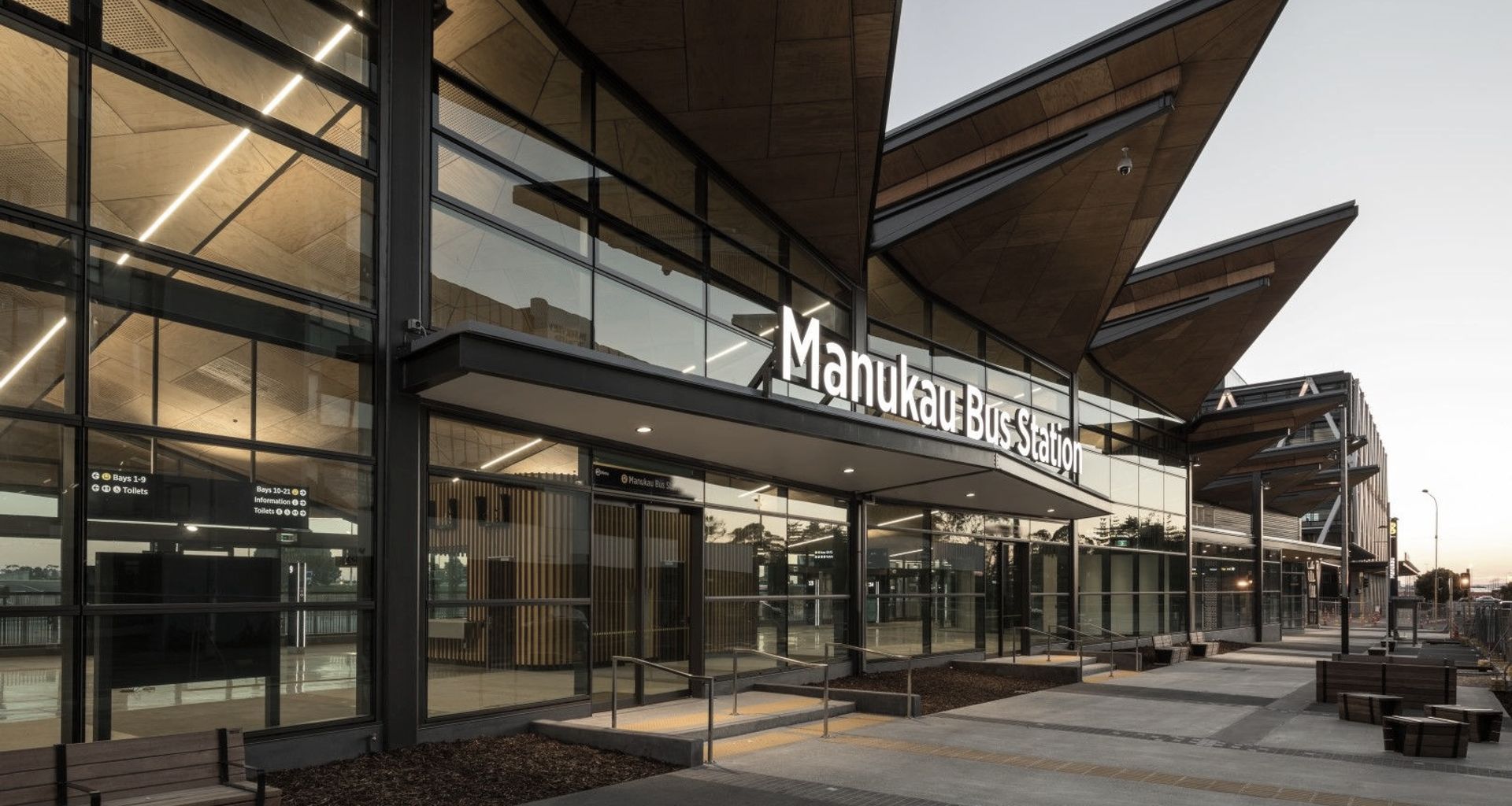 Manukau Bus Exchange banner