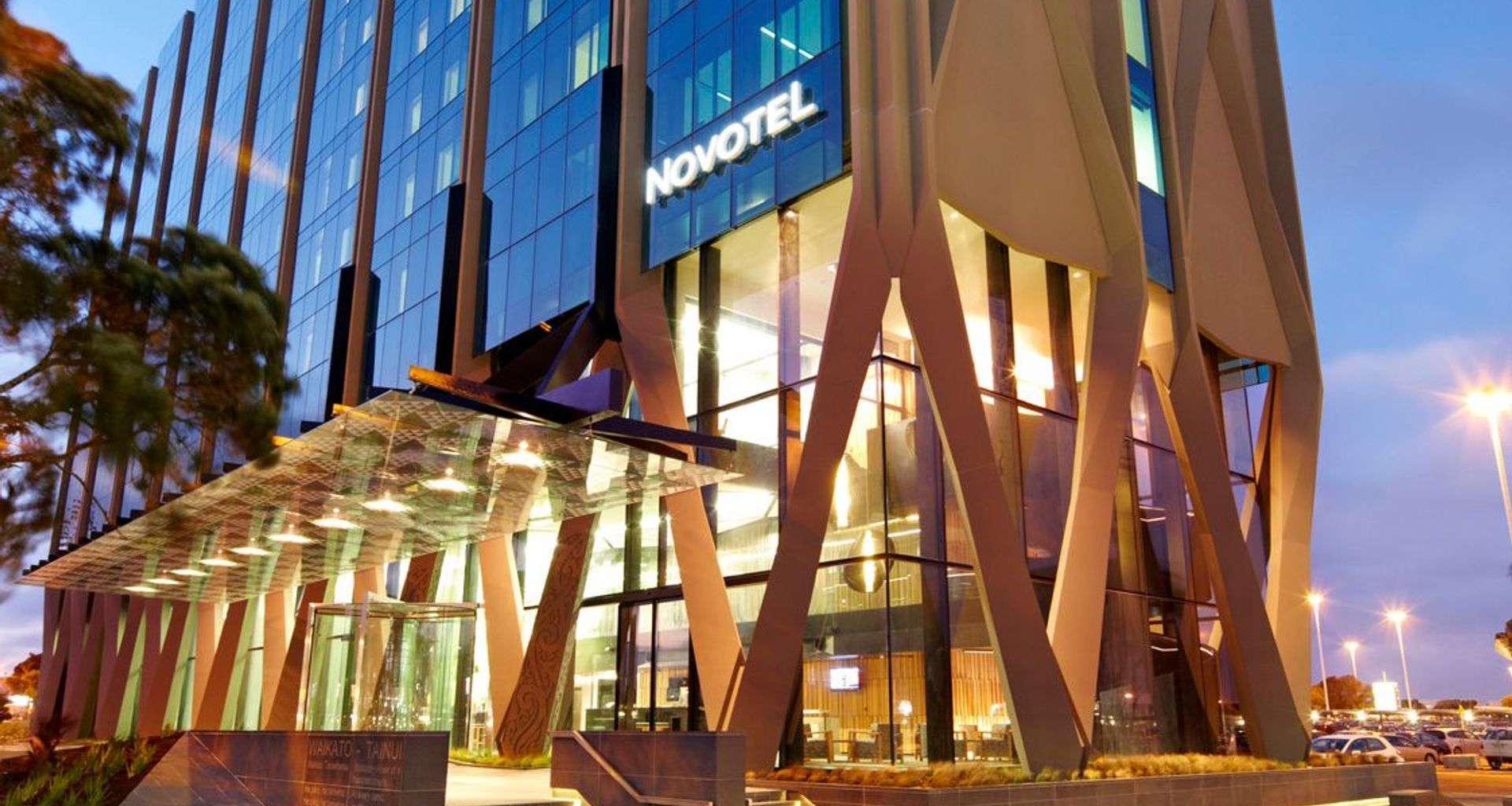 Novotel Auckland Airport banner