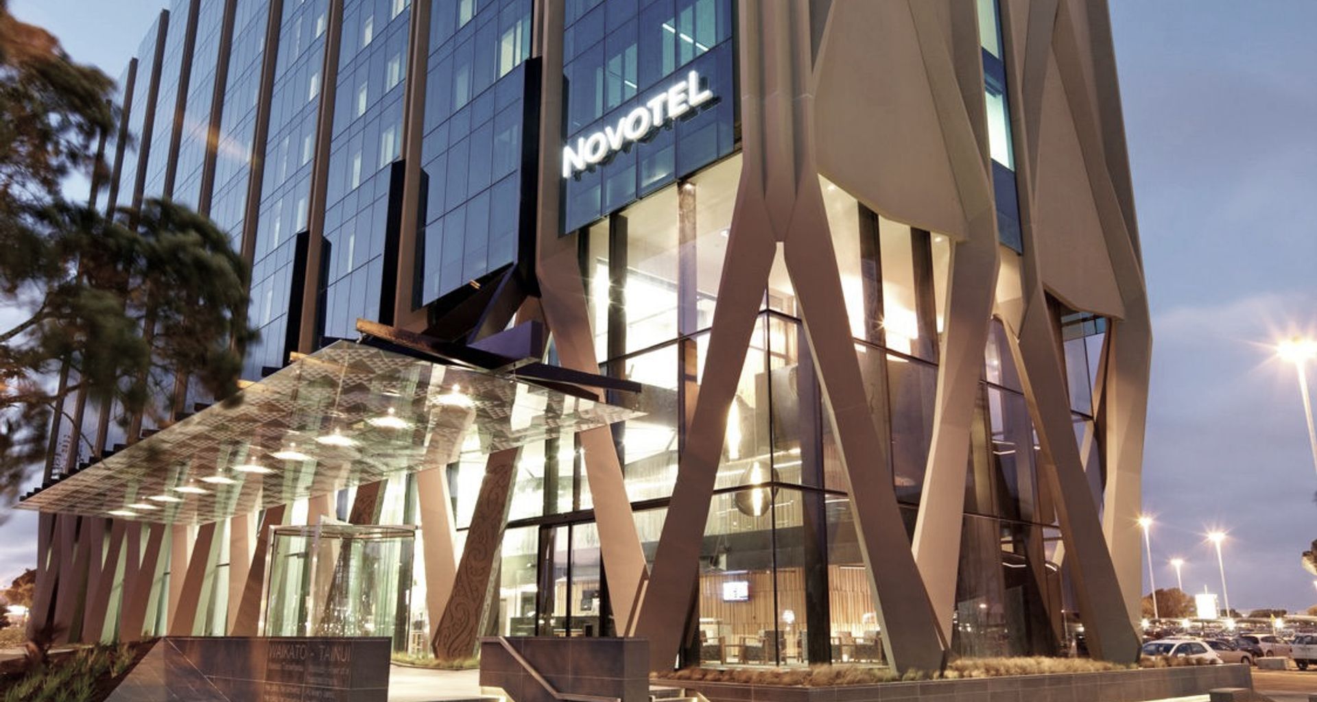 Novotel Auckland Airport banner