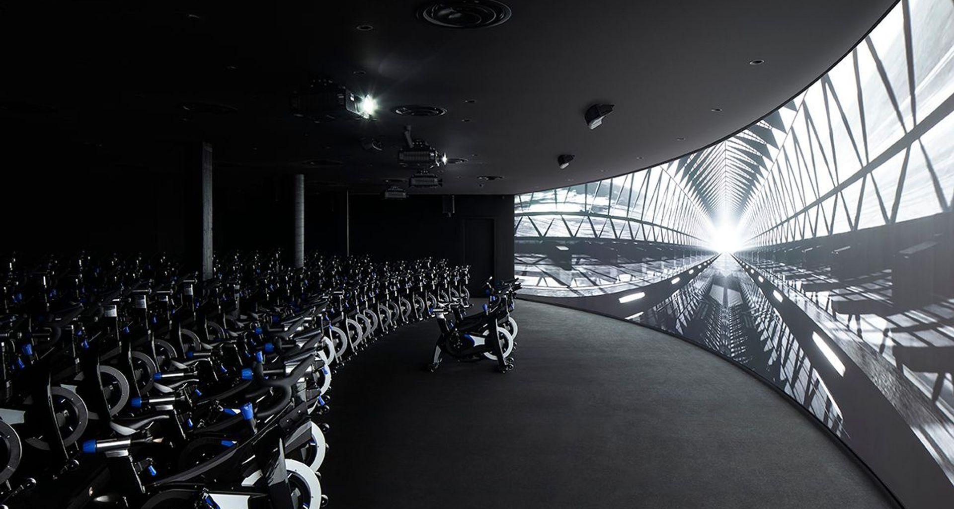 Les Mills Victoria Street banner