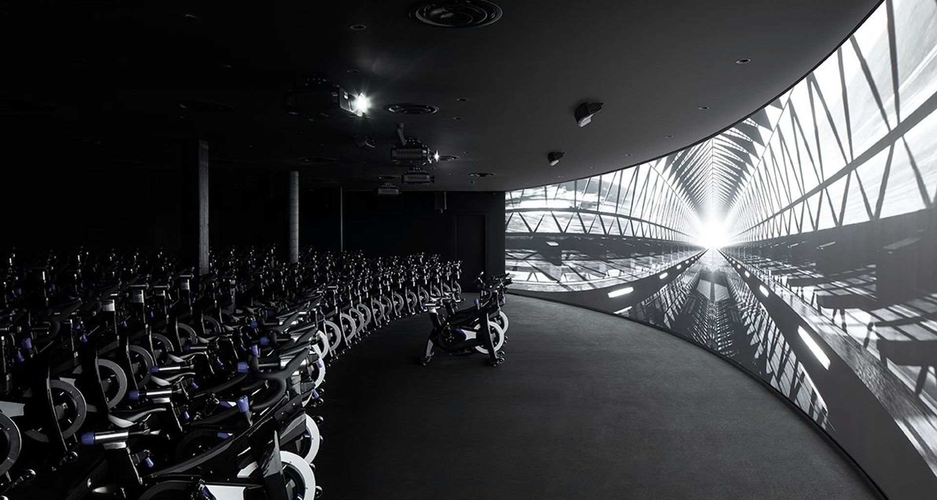 Les Mills Victoria Street banner