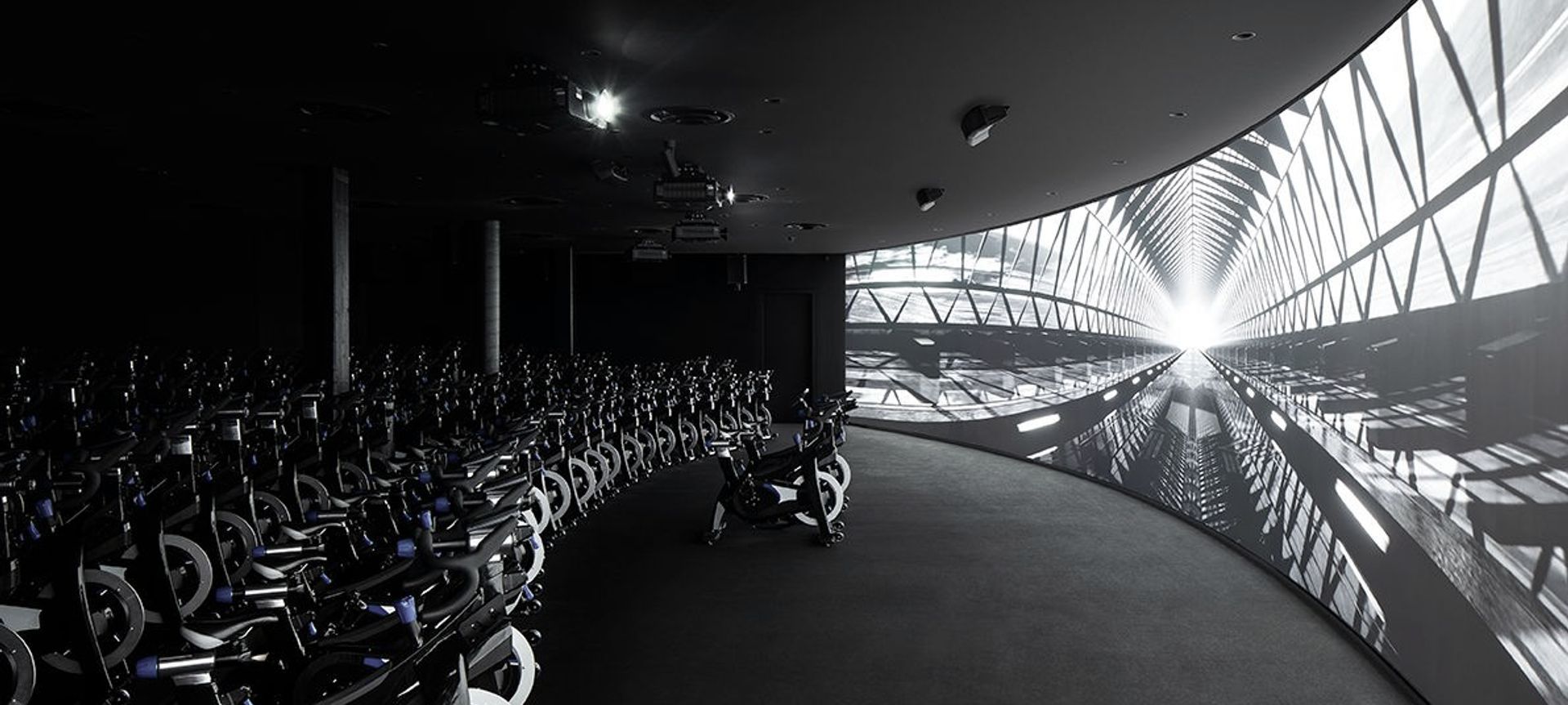 Les Mills Victoria Street banner