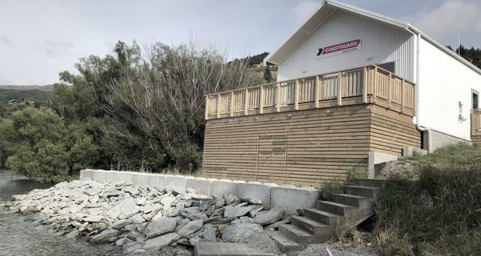 Queenstown Marina banner