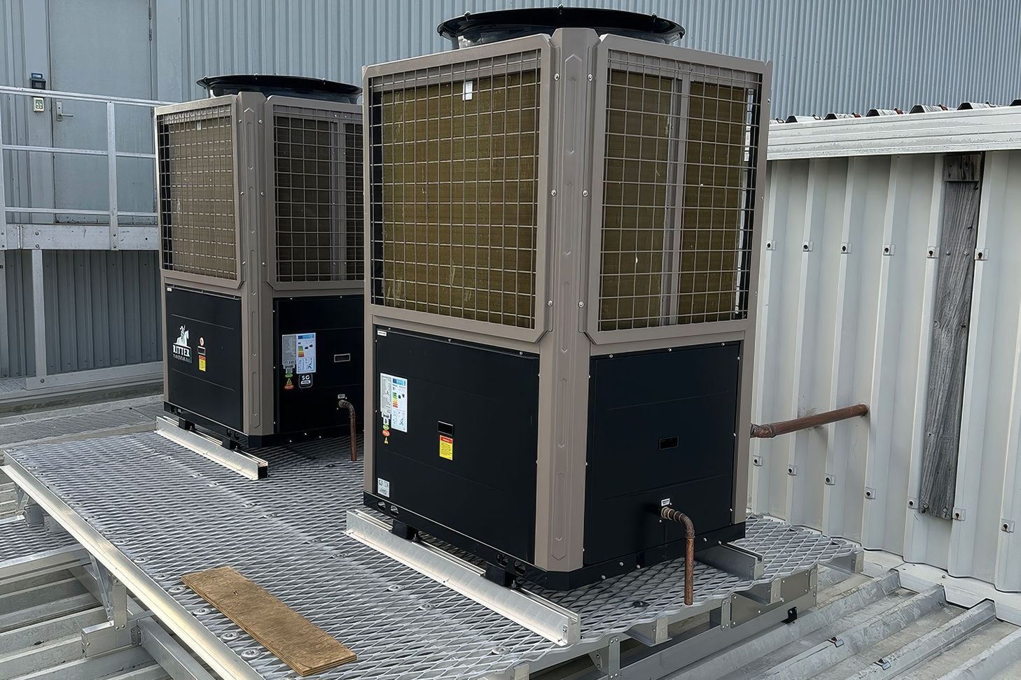 000350kW2-v2-upscaled-by-Replicate.jpg