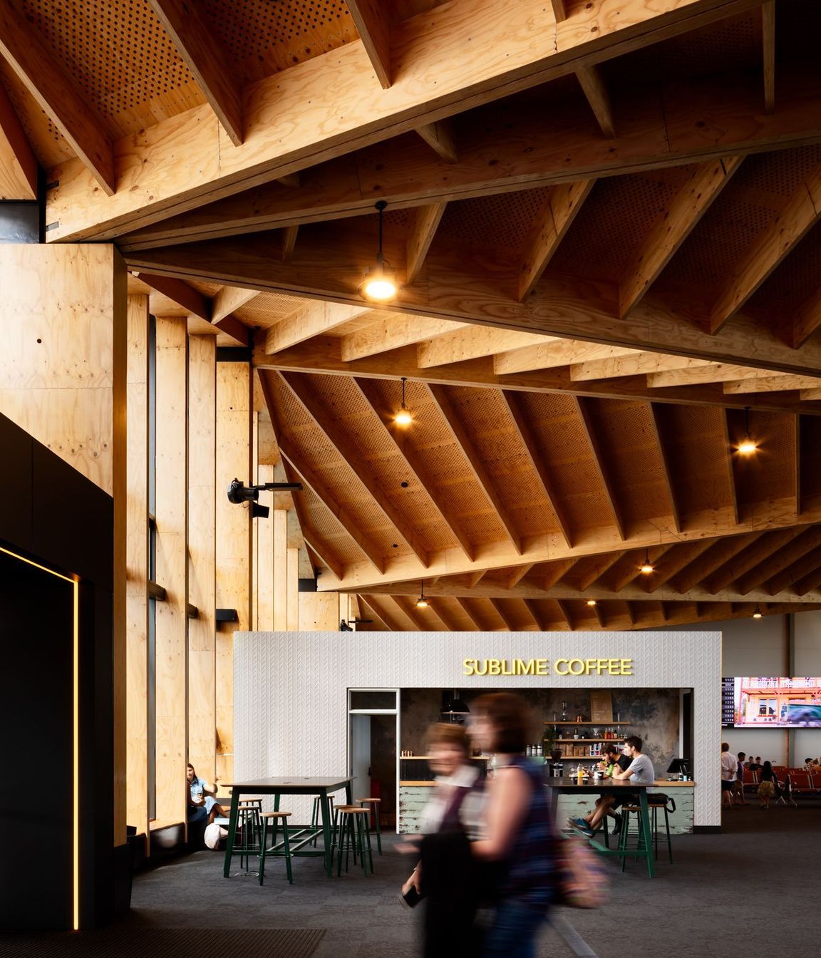 At its most basic, the interior of the terminal resembles a large container in which the interior elements have been designed to be reconfigured if need be.