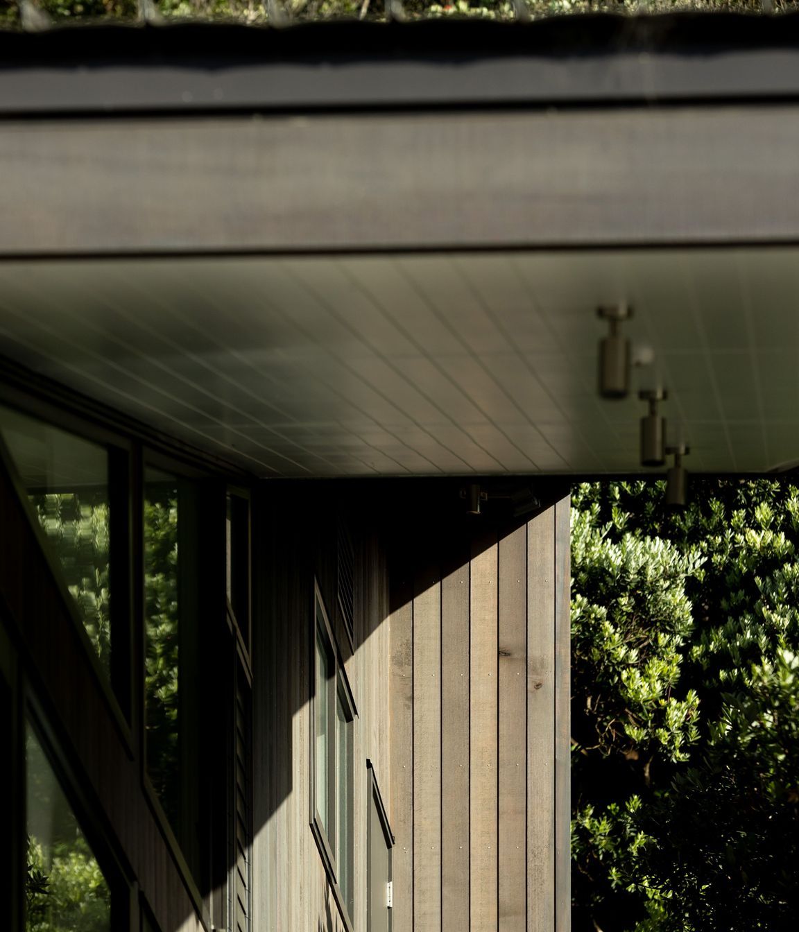 ©️ Jono Parker   Cedar cladding was used to soften and warm the building exterior.