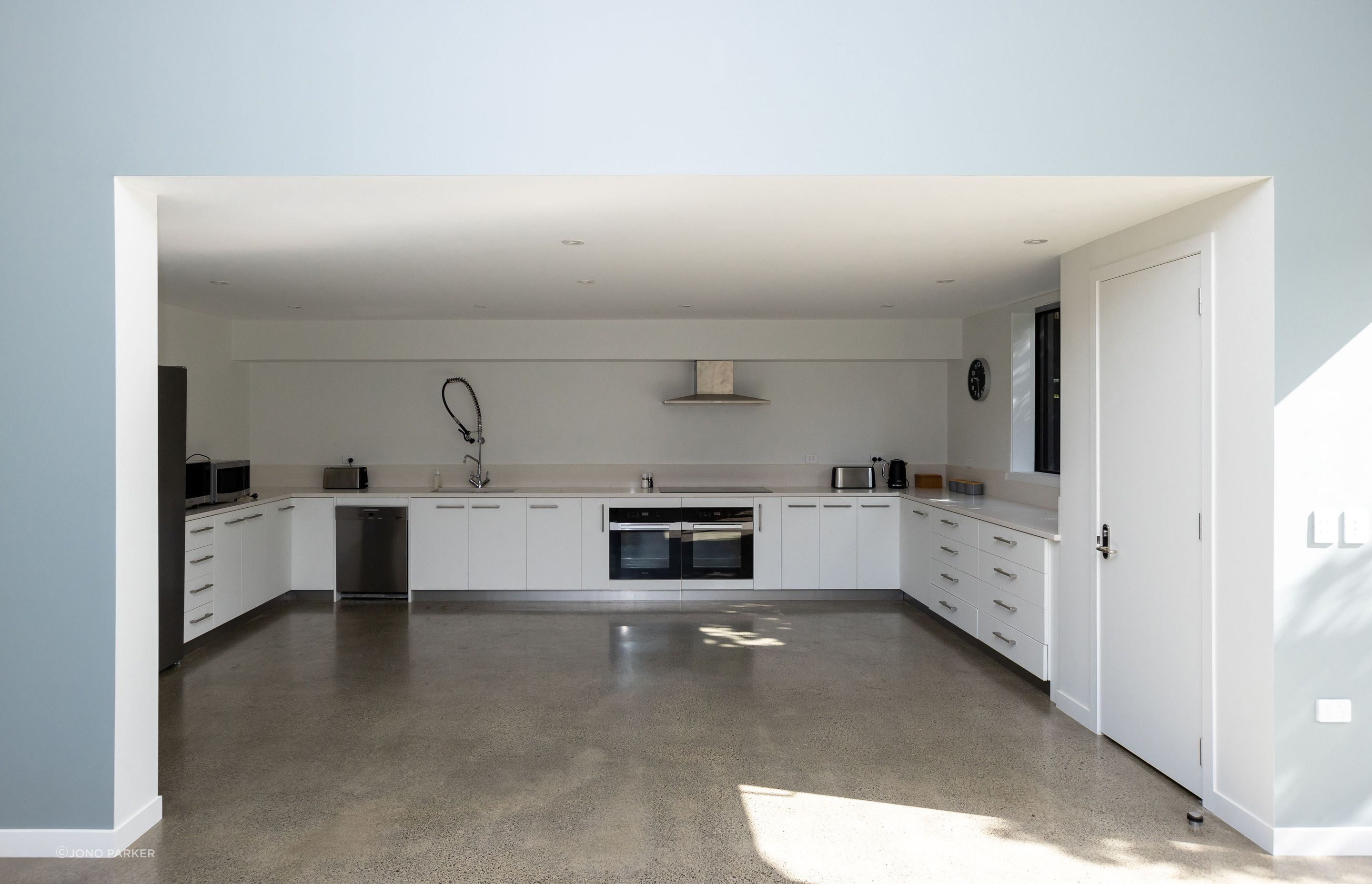 ©️ Jono Parker While not a commercial-grade kitchen, the cooking facilities are spacious and designed to serve large groups.