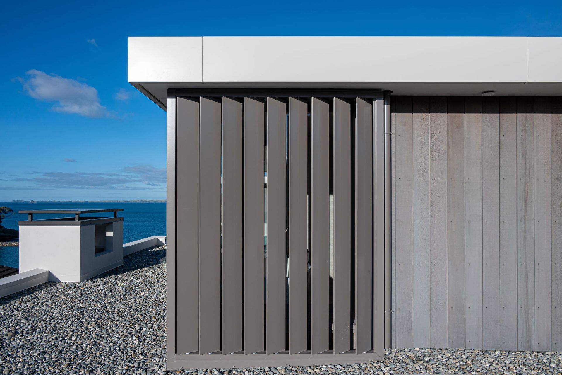 Castor Bay - Woodgrained Aluminum Gate & Fencing