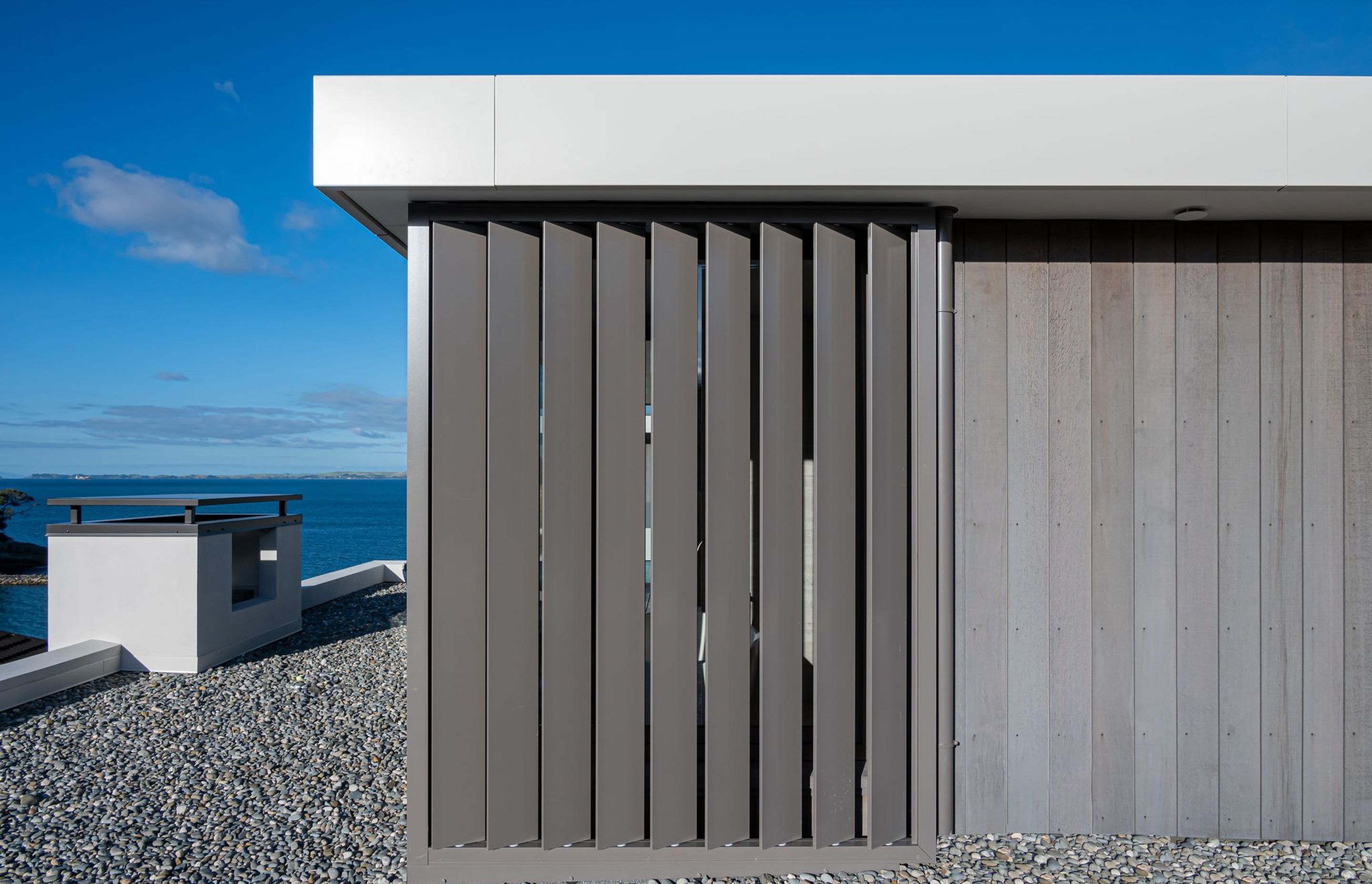 Castor Bay - Woodgrained Aluminum Gate & Fencing