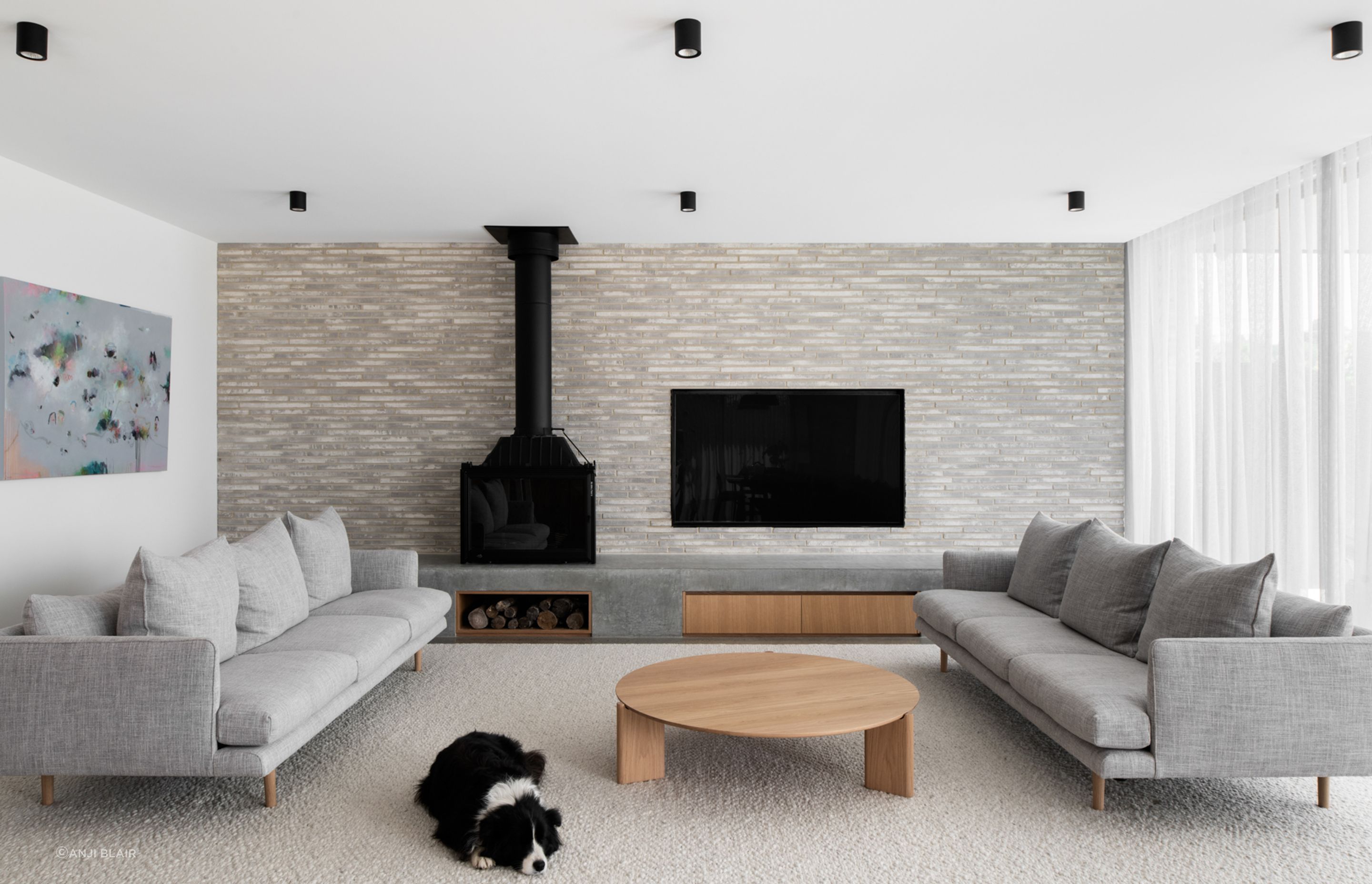 Petersen-K91-bricks-Sanctum-House-living-room.jpg