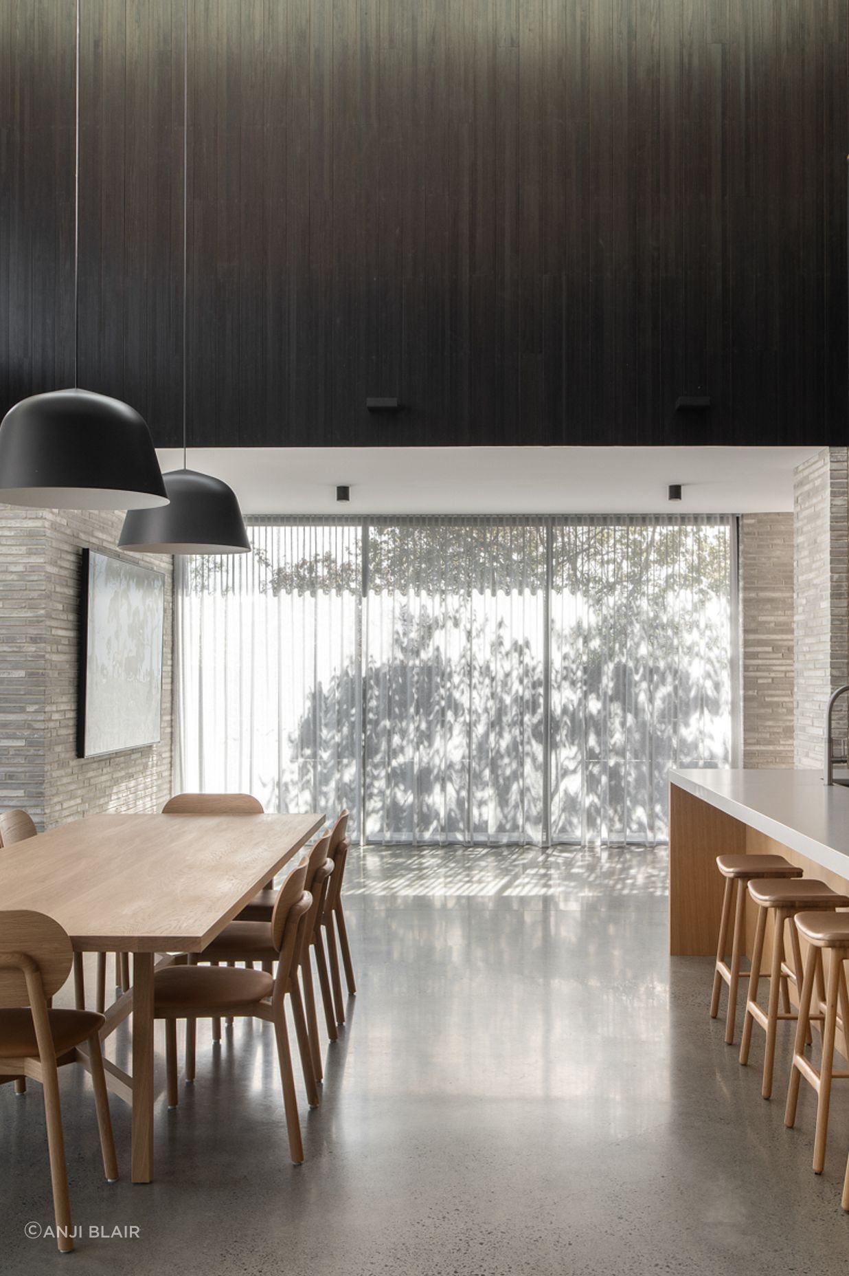 Petersen-K91-bricks-Sanctum-house-open-plan-kitchen.jpg