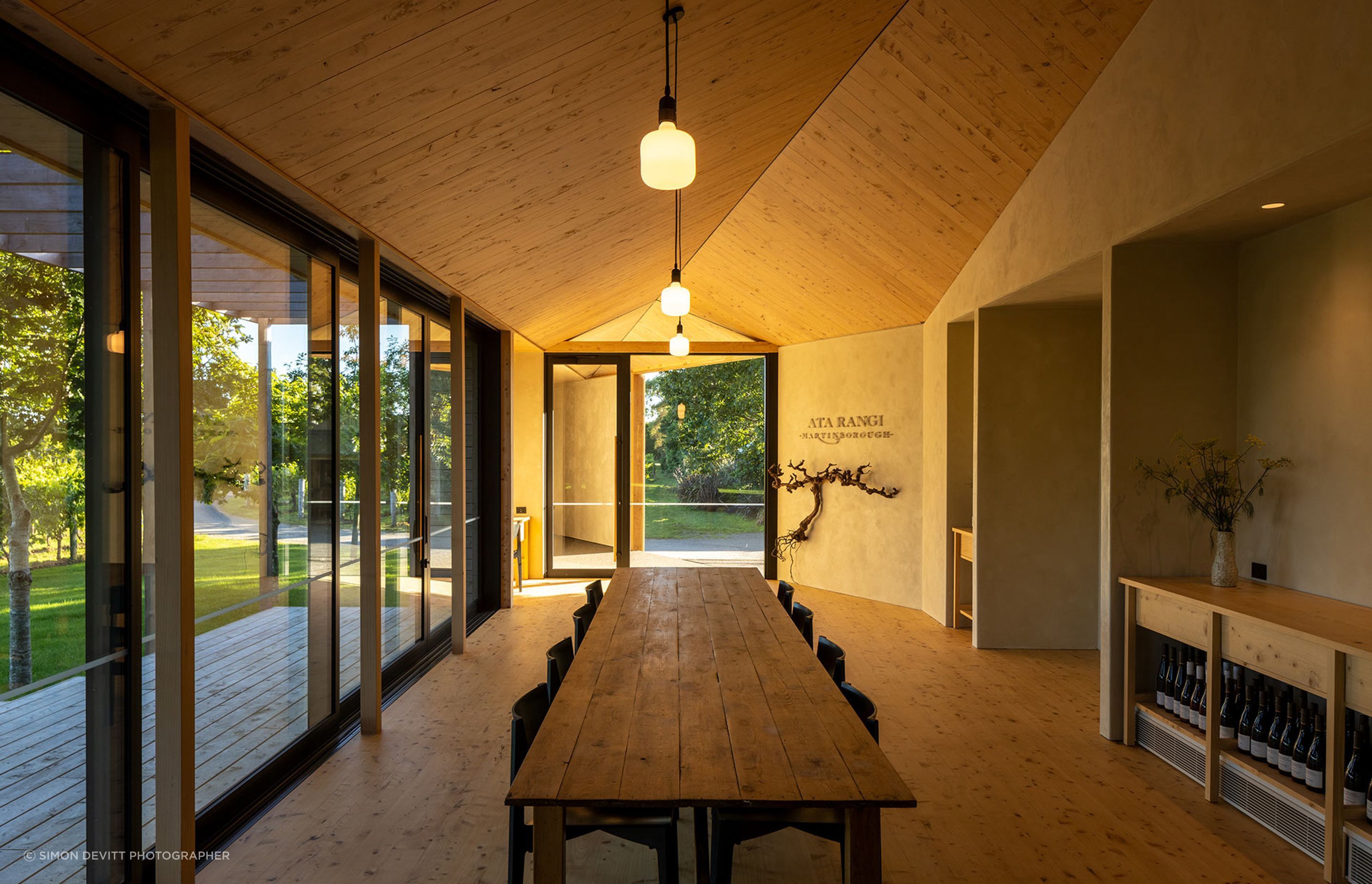 08AtaRangiTastingRoomMakers-of-Architecture.jpg