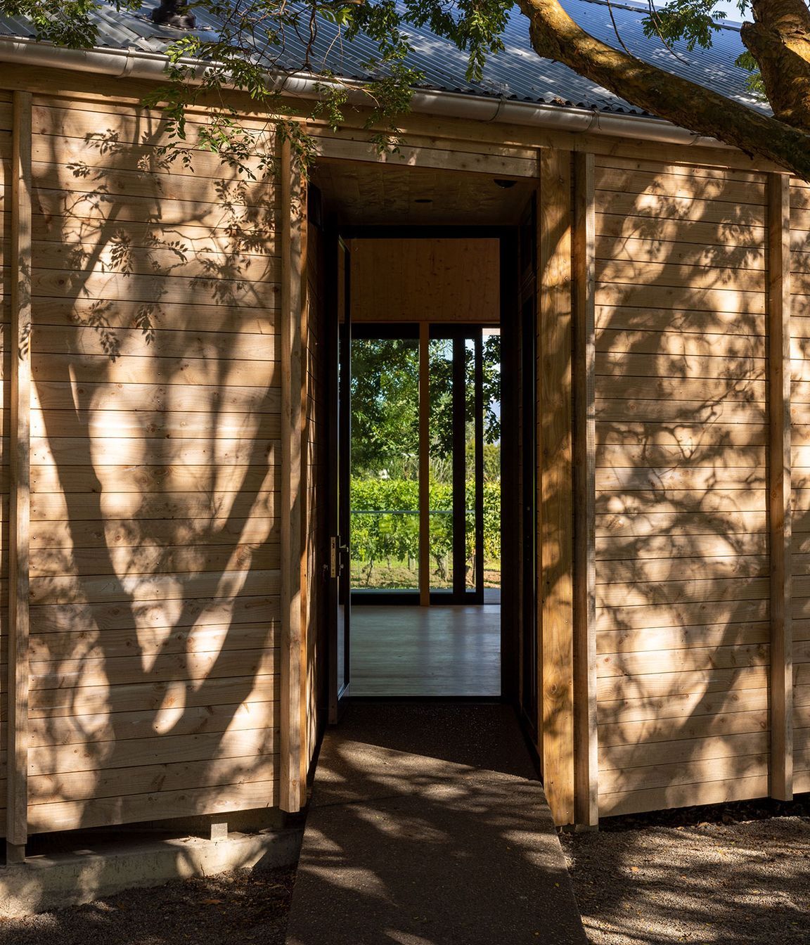 13AtaRangiTastingRoomMakers-of-Architecture.jpg