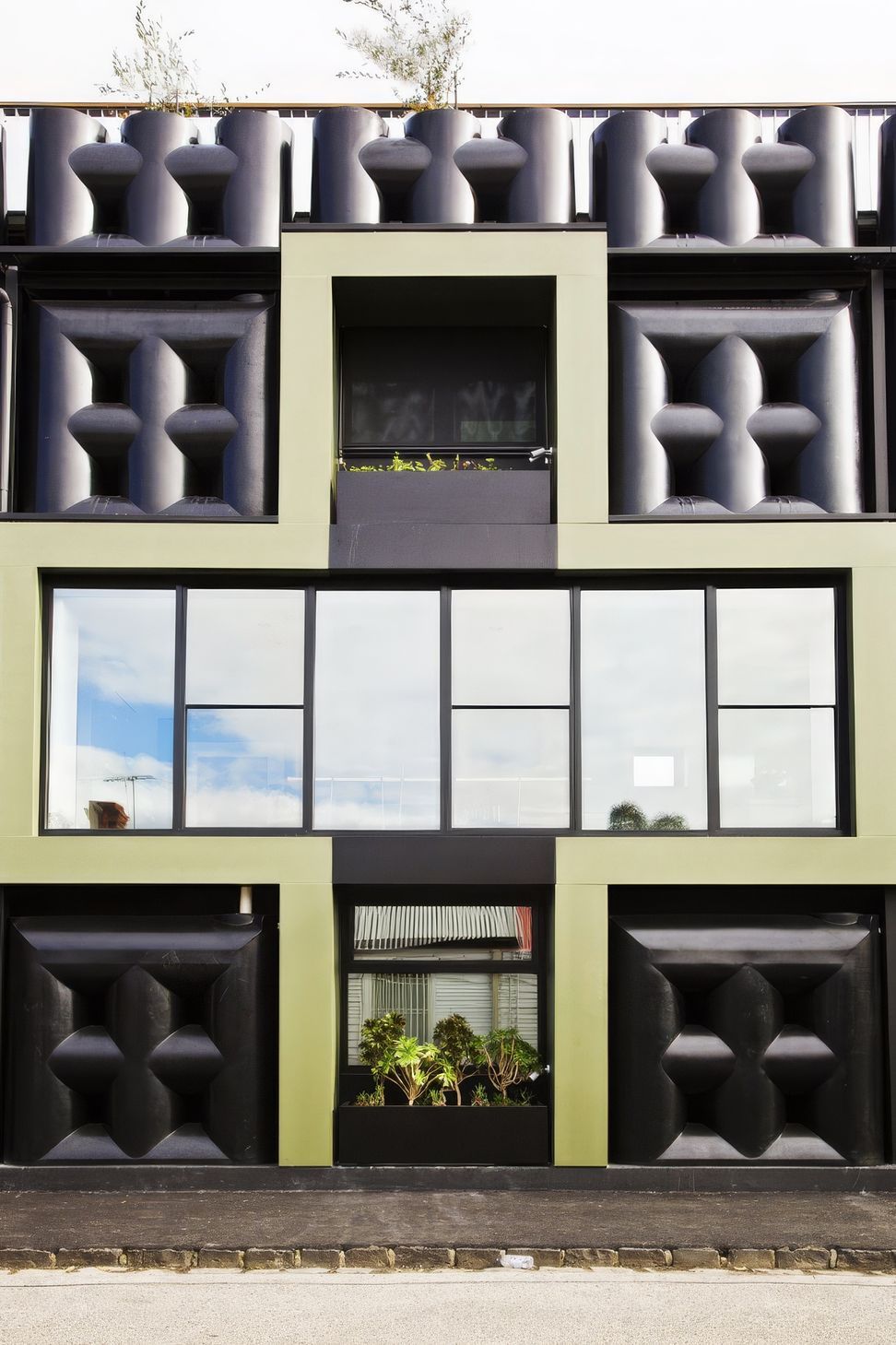 20AdvancedLifestyleSolutionswatertankfacadewindowsa.jpg