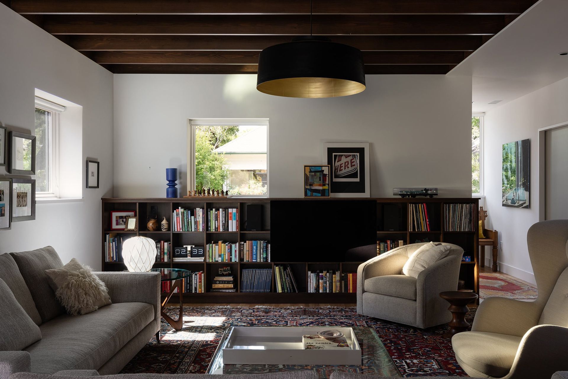 3ClarksvilleInfillCuppettKilpatrickArchitectureandInteriorDesigndark-beam-accented-living-room-interior.jpg