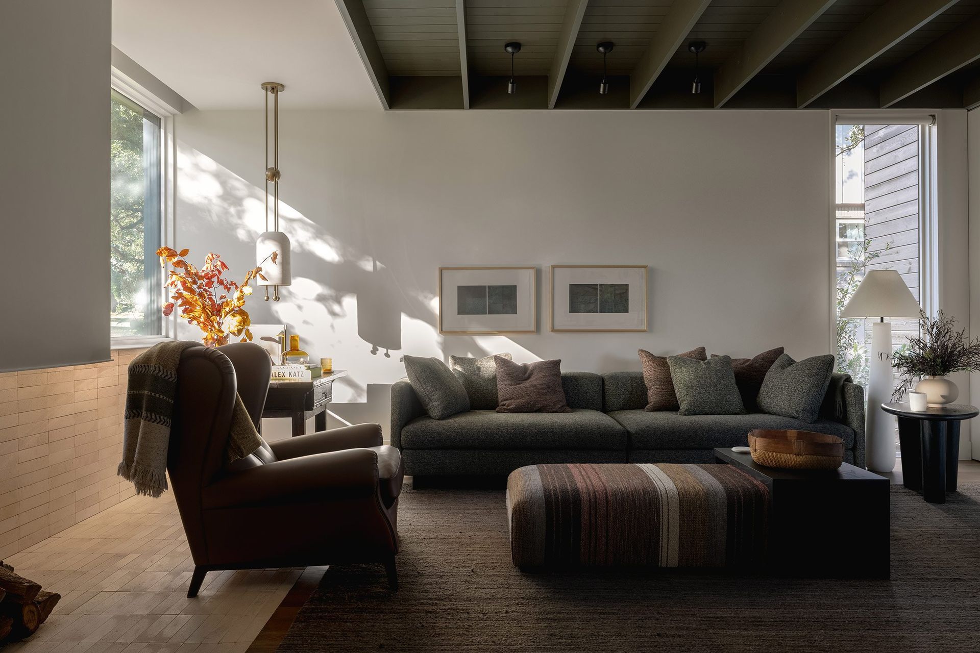 6RollingWoodCuppettKilpatrickArchitectureandInteriorDesigncontemporary-living-room-interior-design-dark-beams-austin.jpg