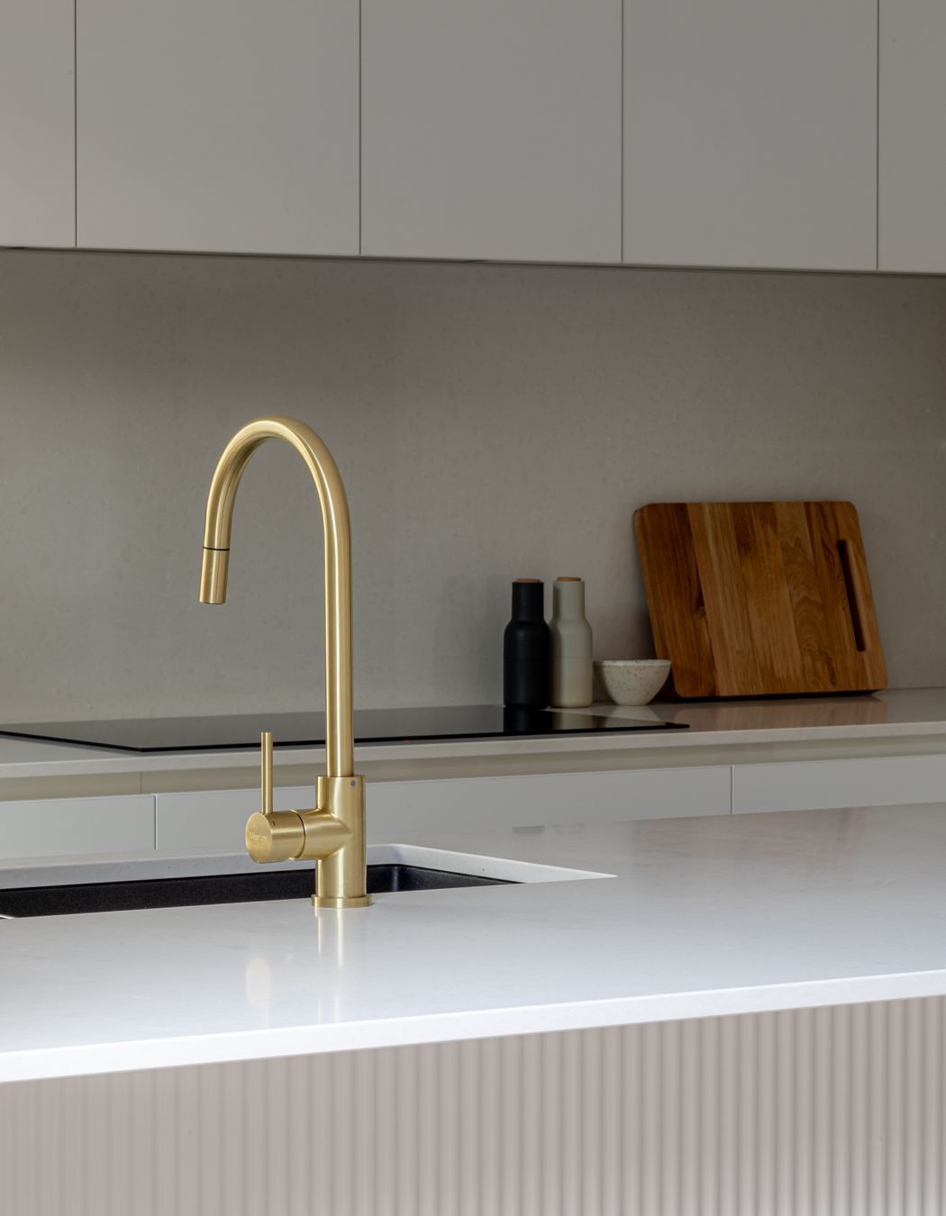 Ben-Hudson-Architects-courtyard-house-kitchen-benchtop.jpg