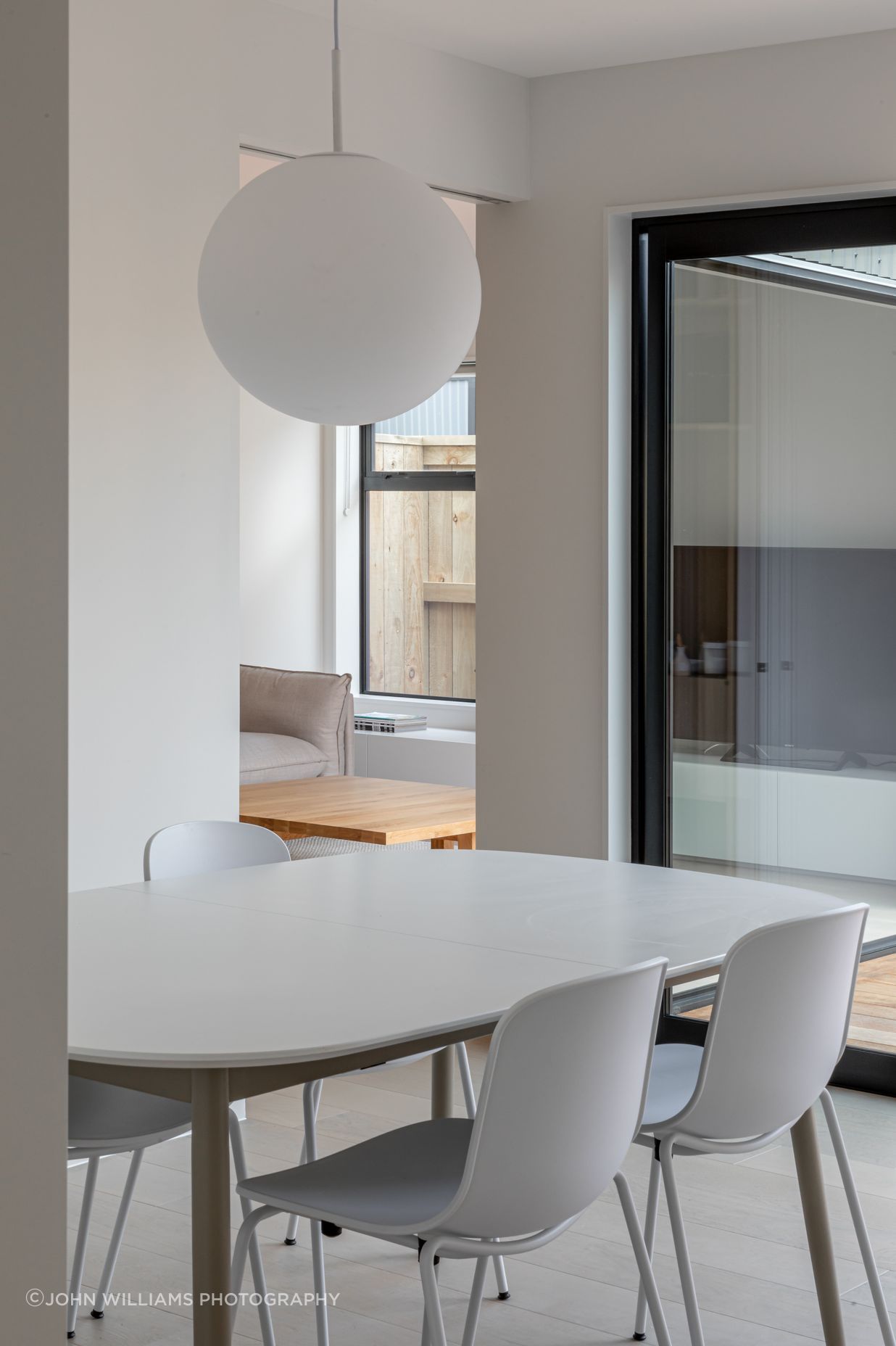 Ben-Hudson-Architects-courtyard-house-light-filled-dining.jpg